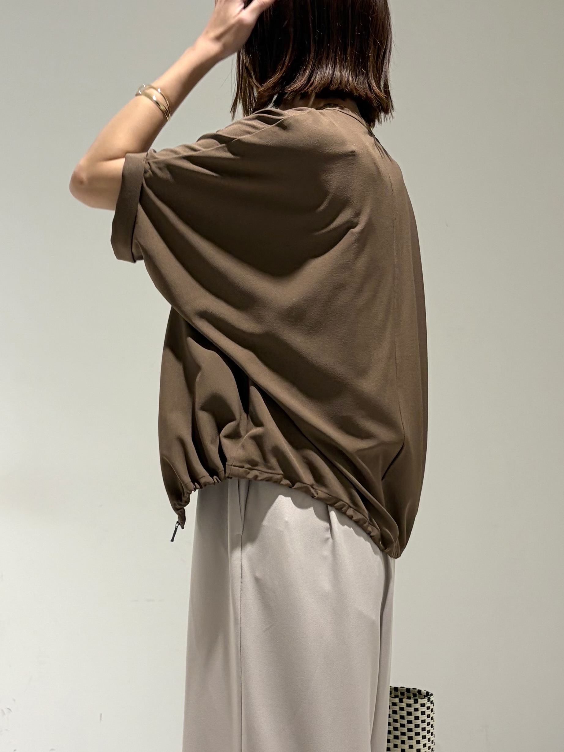 shioriさんの「INDIVI｜【秋羽織り/着る日傘】ドルマンフォルムブルゾン」を使ったコーディネート