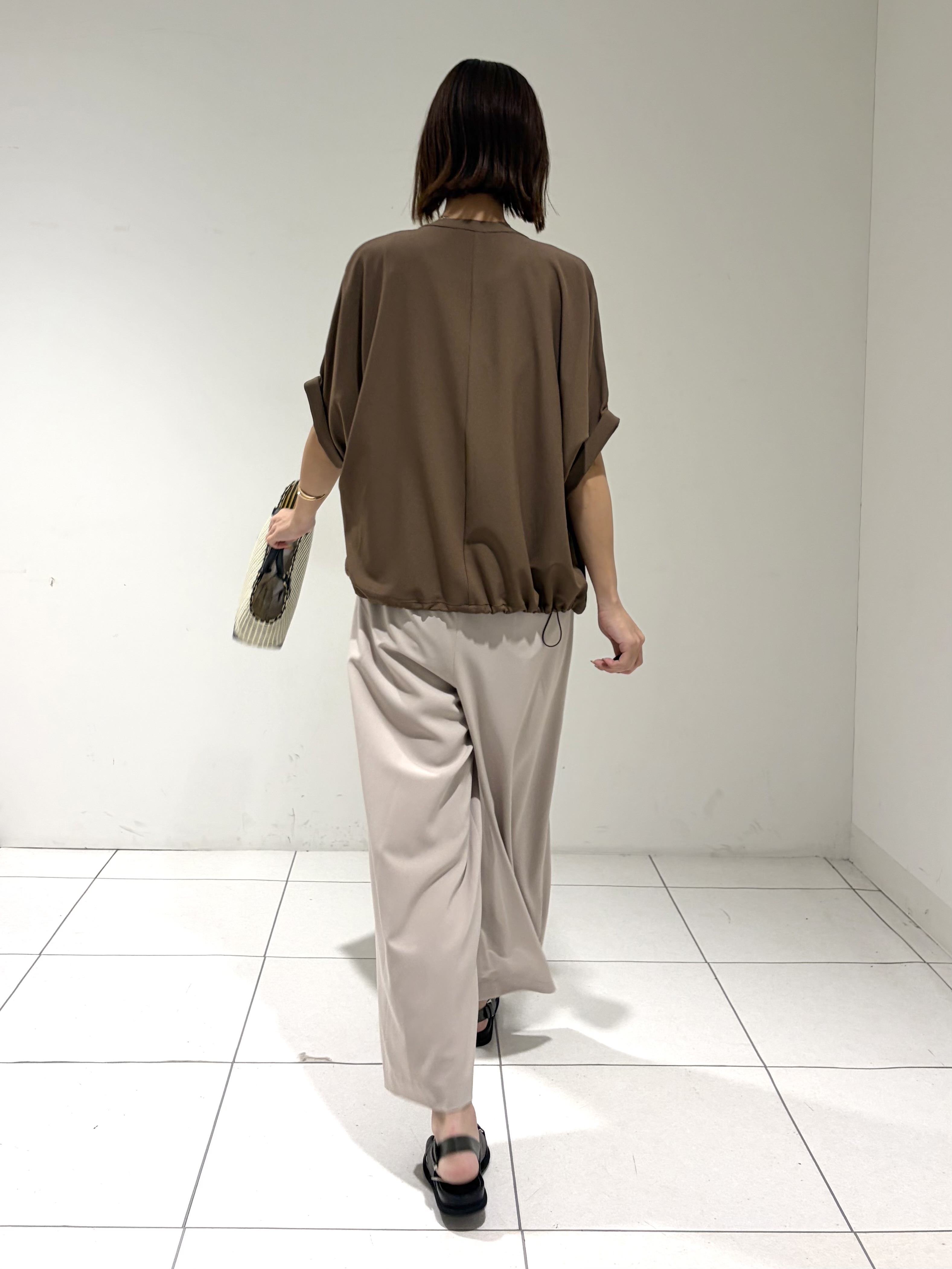 shioriさんの「INDIVI｜【秋羽織り/着る日傘】ドルマンフォルムブルゾン」を使ったコーディネート