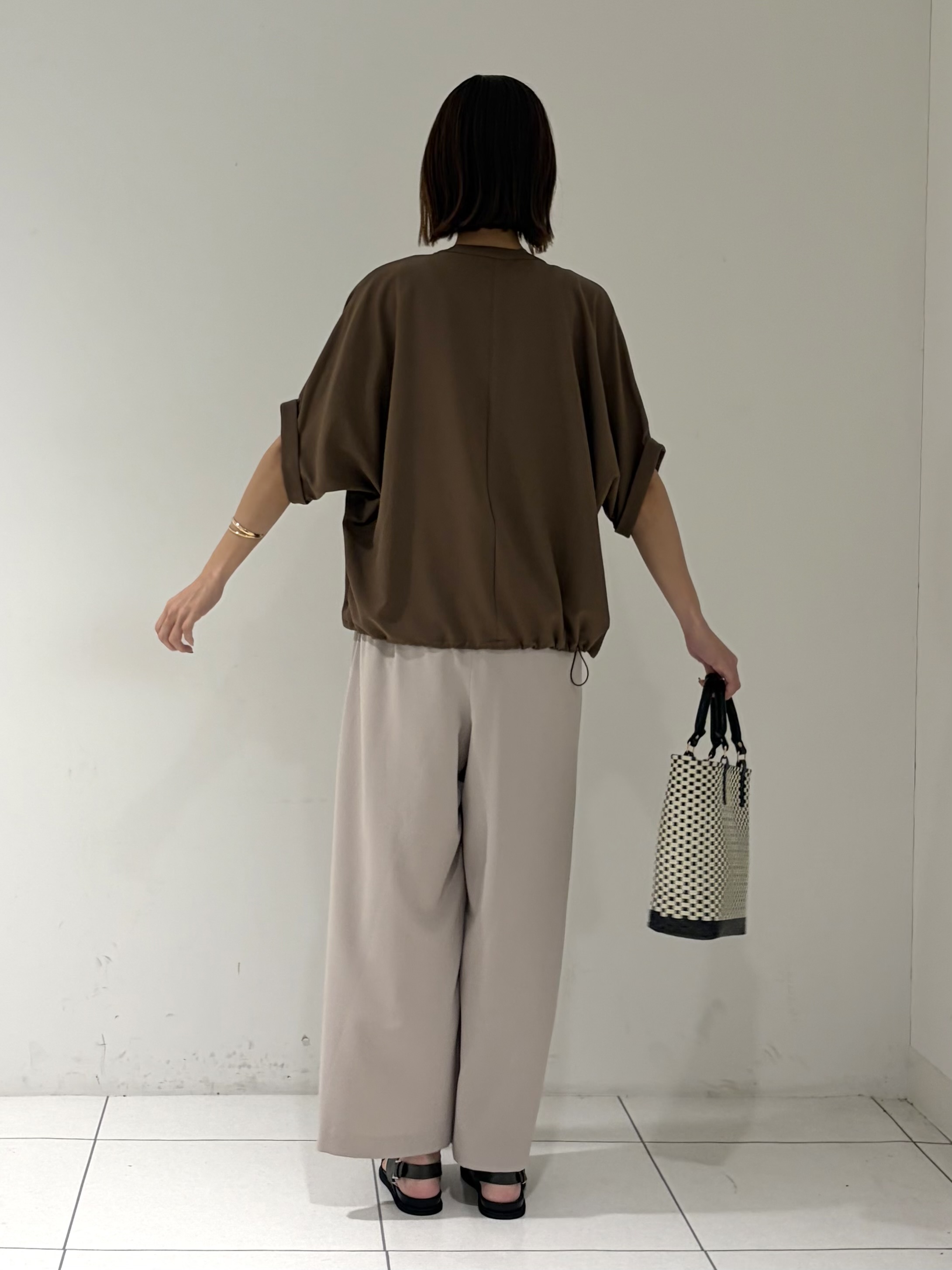 shioriさんの「INDIVI｜【秋羽織り/着る日傘】ドルマンフォルムブルゾン」を使ったコーディネート