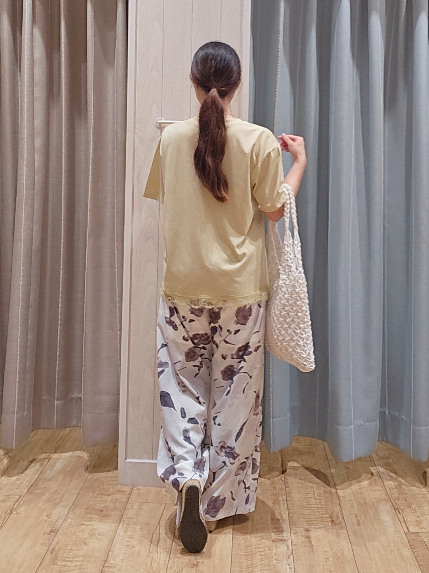 miyaさんの「SHOO･LA･RUE｜【UV/S-LL/洗濯機可】真夏に着たい裾レースが女性らしさをプラスする プリントアソートTシャツ」を使ったコーディネート