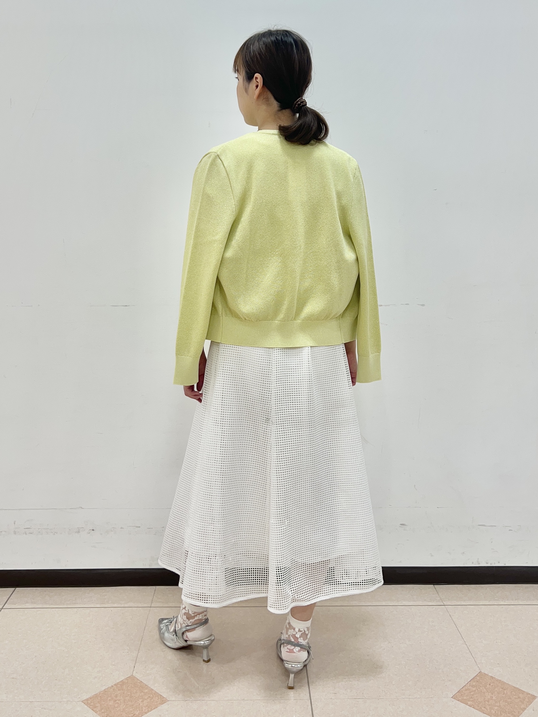 りおさんの「UNTITLED｜◆【アンサンブル可】ラメ混クルーネックプルオーバー」を使ったコーディネート