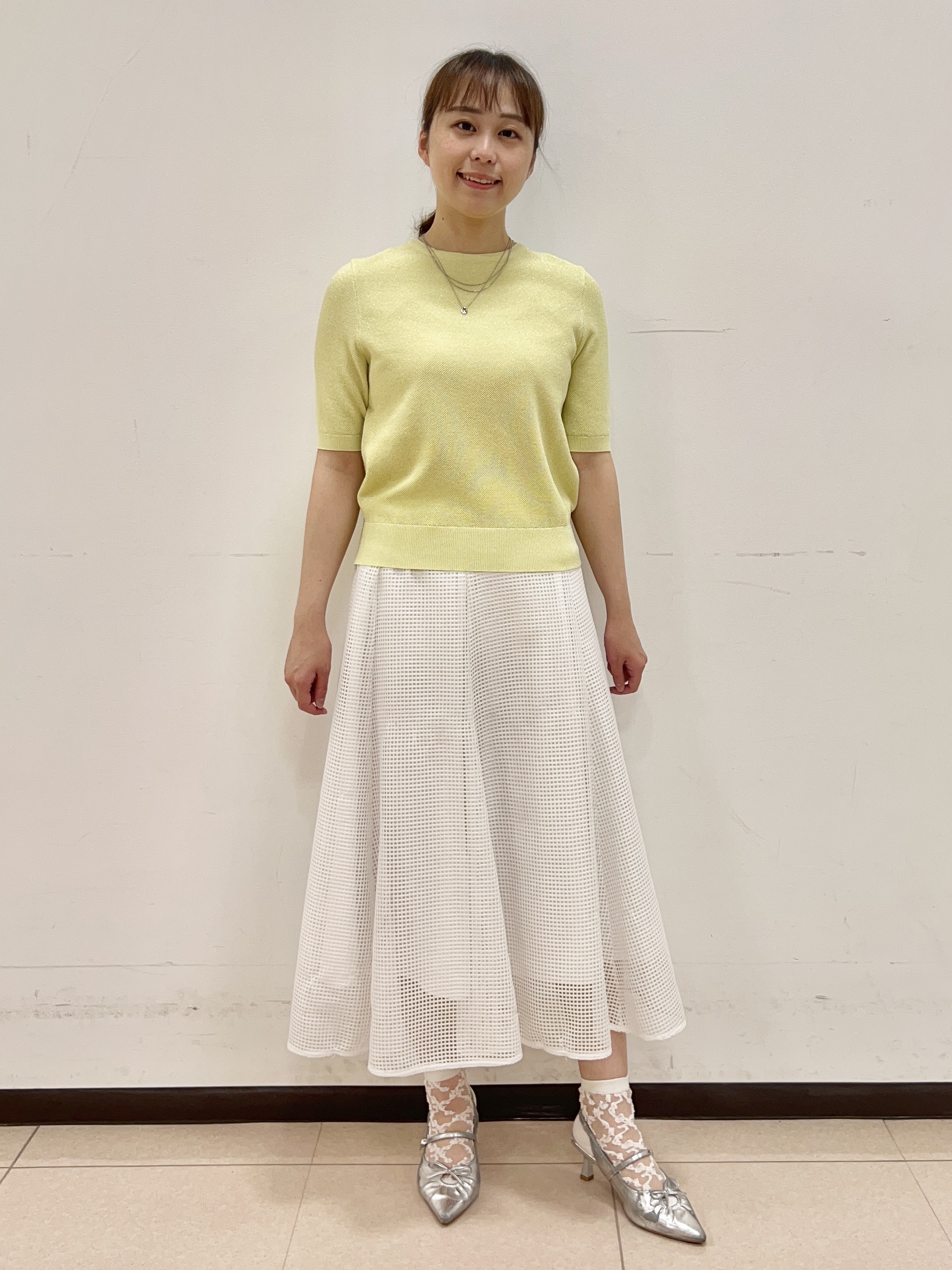 りおさんの「UNTITLED｜◆【アンサンブル可】ラメ混クルーネックプルオーバー」を使ったコーディネート