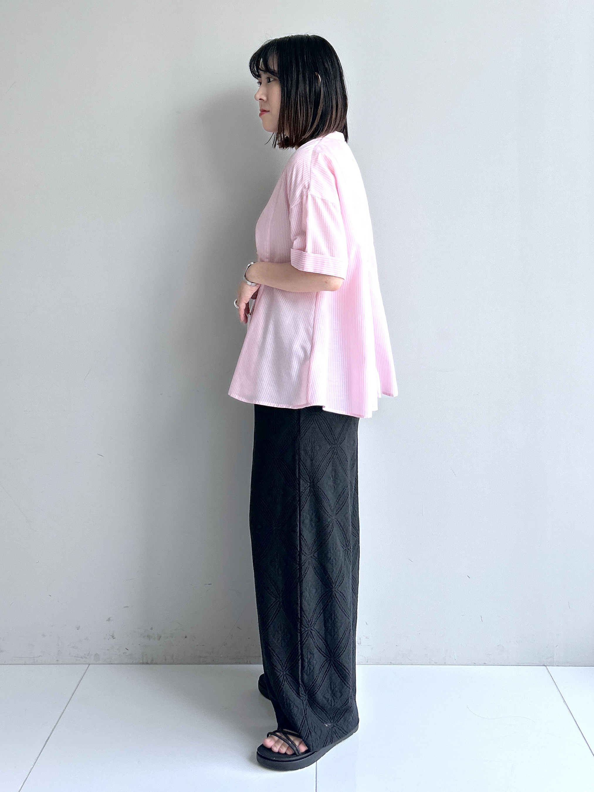 Hirokaさんの「grove｜【洗濯機OK】さらっと軽やか、フレアシャツ」を使ったコーディネート