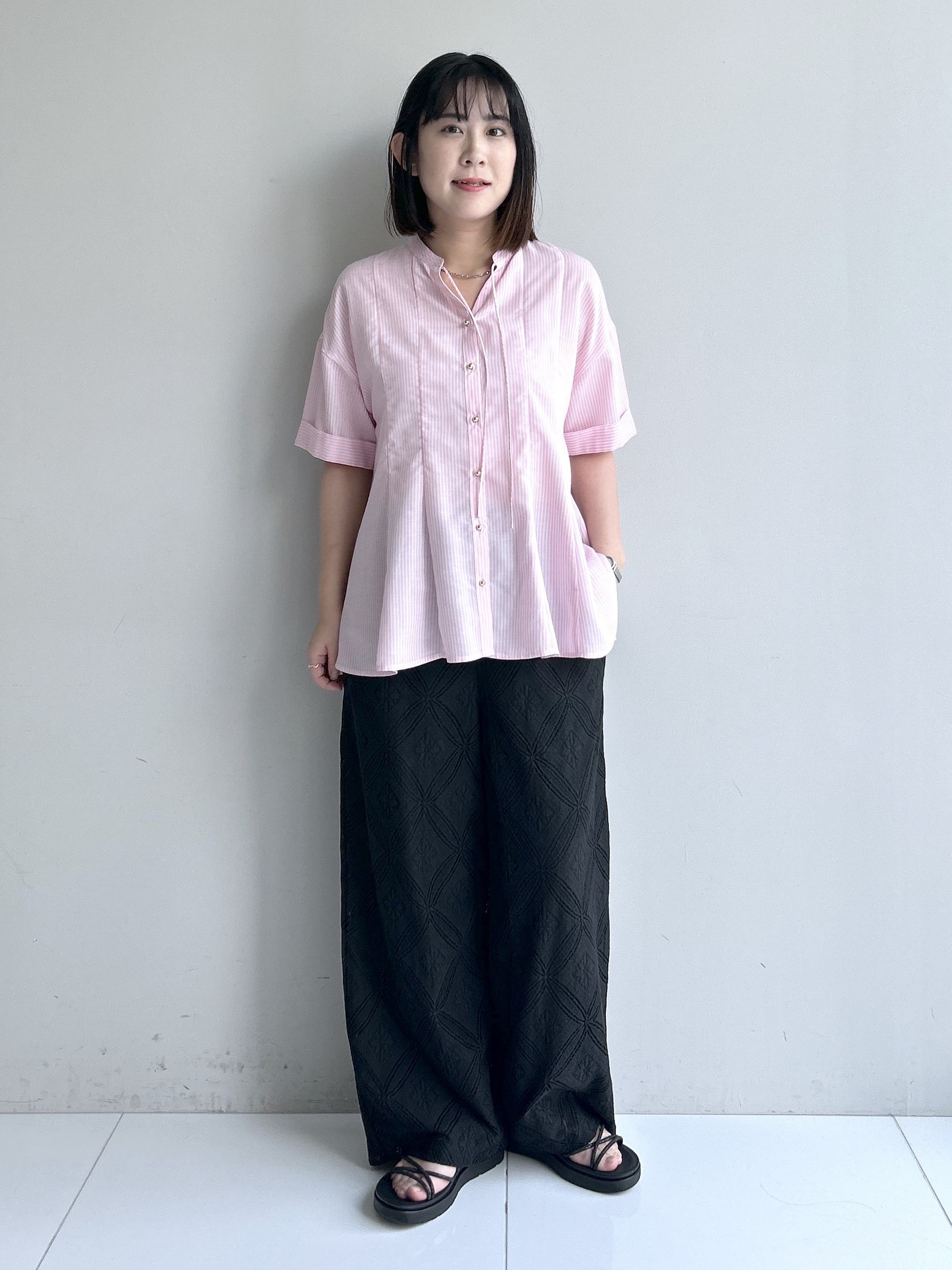 Hirokaさんの「grove｜【洗濯機OK】さらっと軽やか、フレアシャツ」を使ったコーディネート