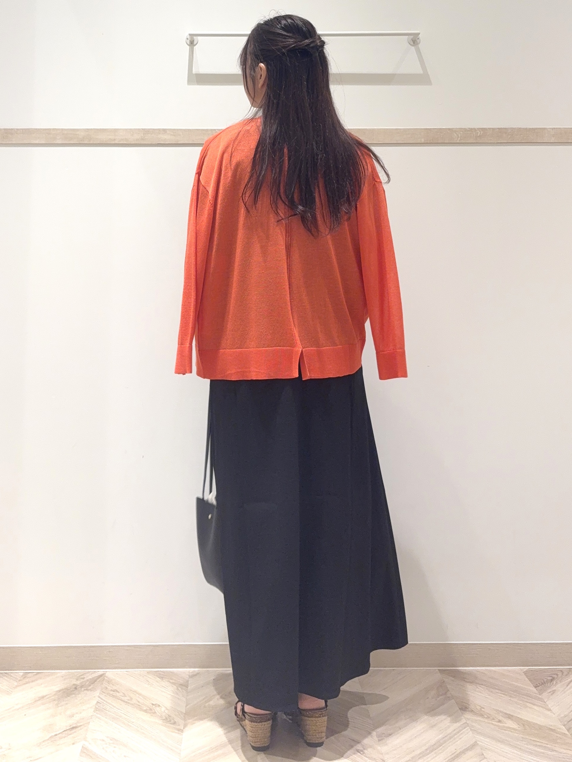nanaさんの「SHOO･LA･RUE｜【洗濯機可/S-LL】オンにもオフにも マルチに使えるボタンレスカーディガン」を使ったコーディネート