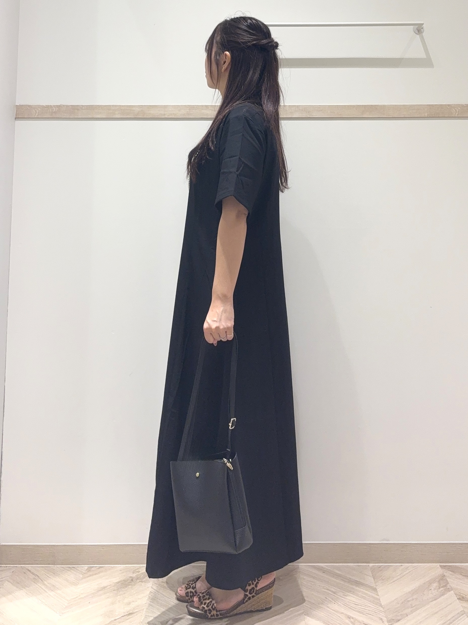 nanaさんの「SHOO･LA･RUE｜【洗濯機可/S-LL】オンにもオフにも マルチに使えるボタンレスカーディガン」を使ったコーディネート