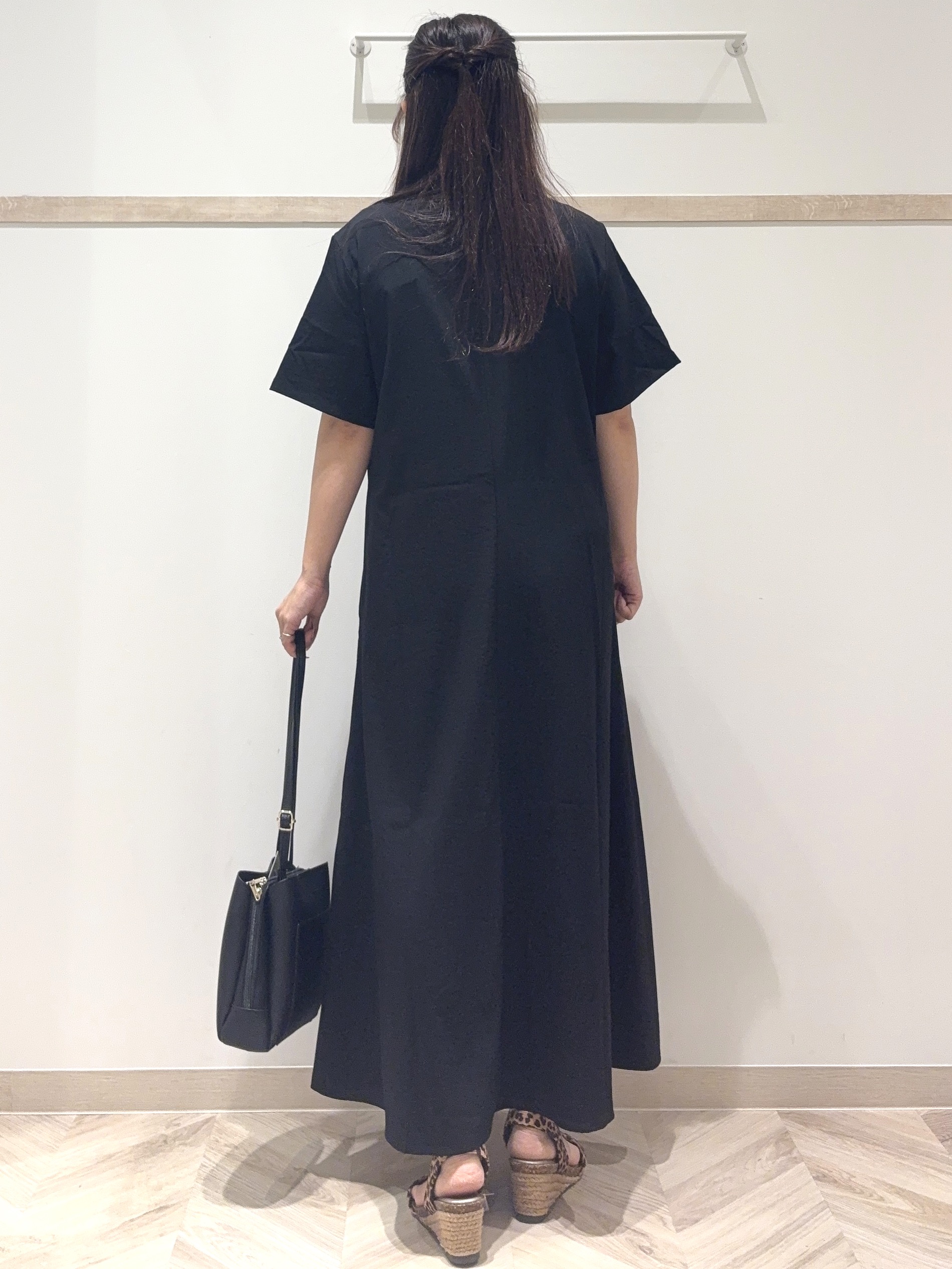 nanaさんの「SHOO･LA･RUE｜【洗濯機可/S-LL】オンにもオフにも マルチに使えるボタンレスカーディガン」を使ったコーディネート
