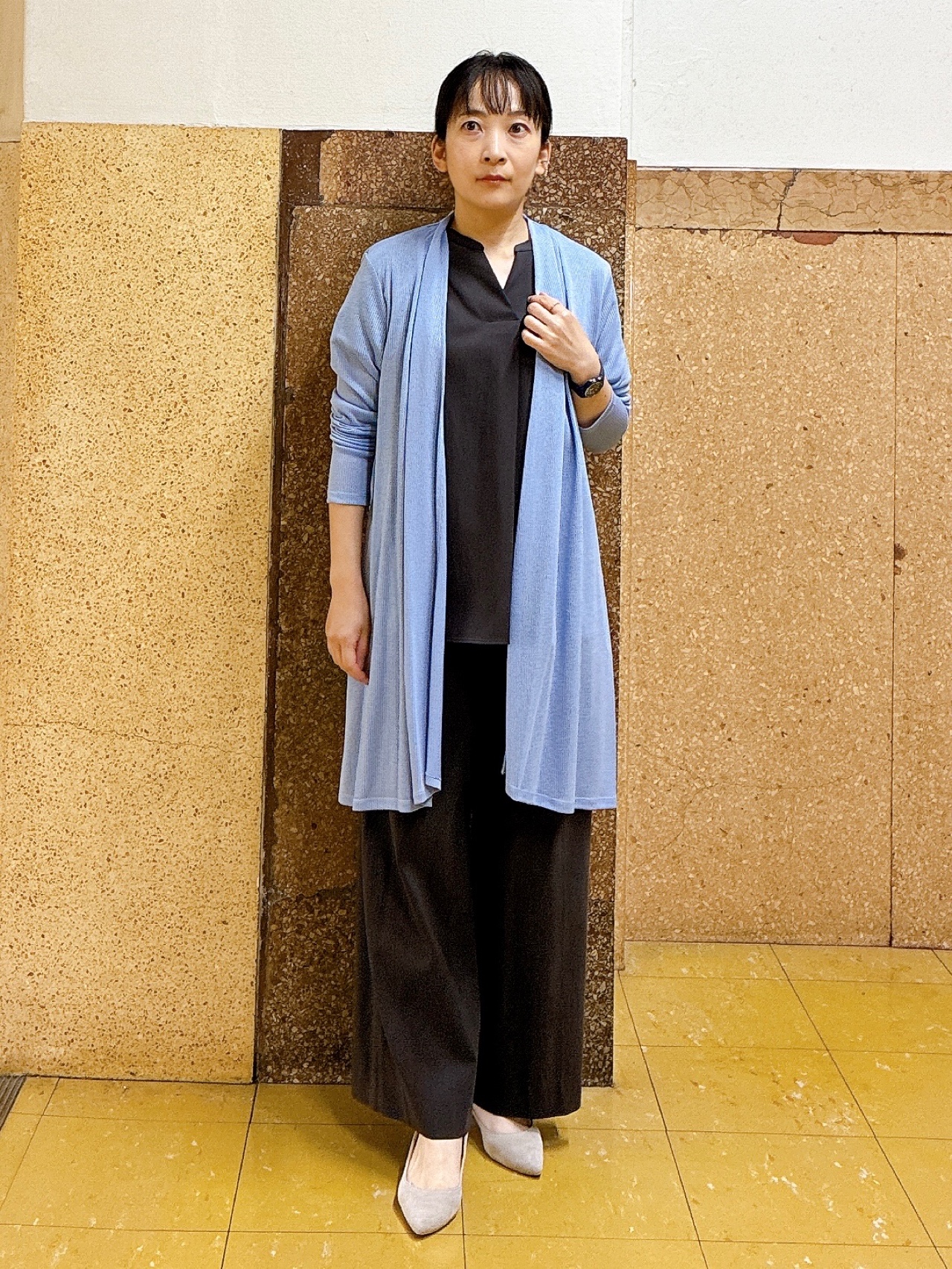 hattoriさんの「INDIVI｜【洗える／アンサンブル可能】シアーストライプカーディガン」を使ったコーディネート