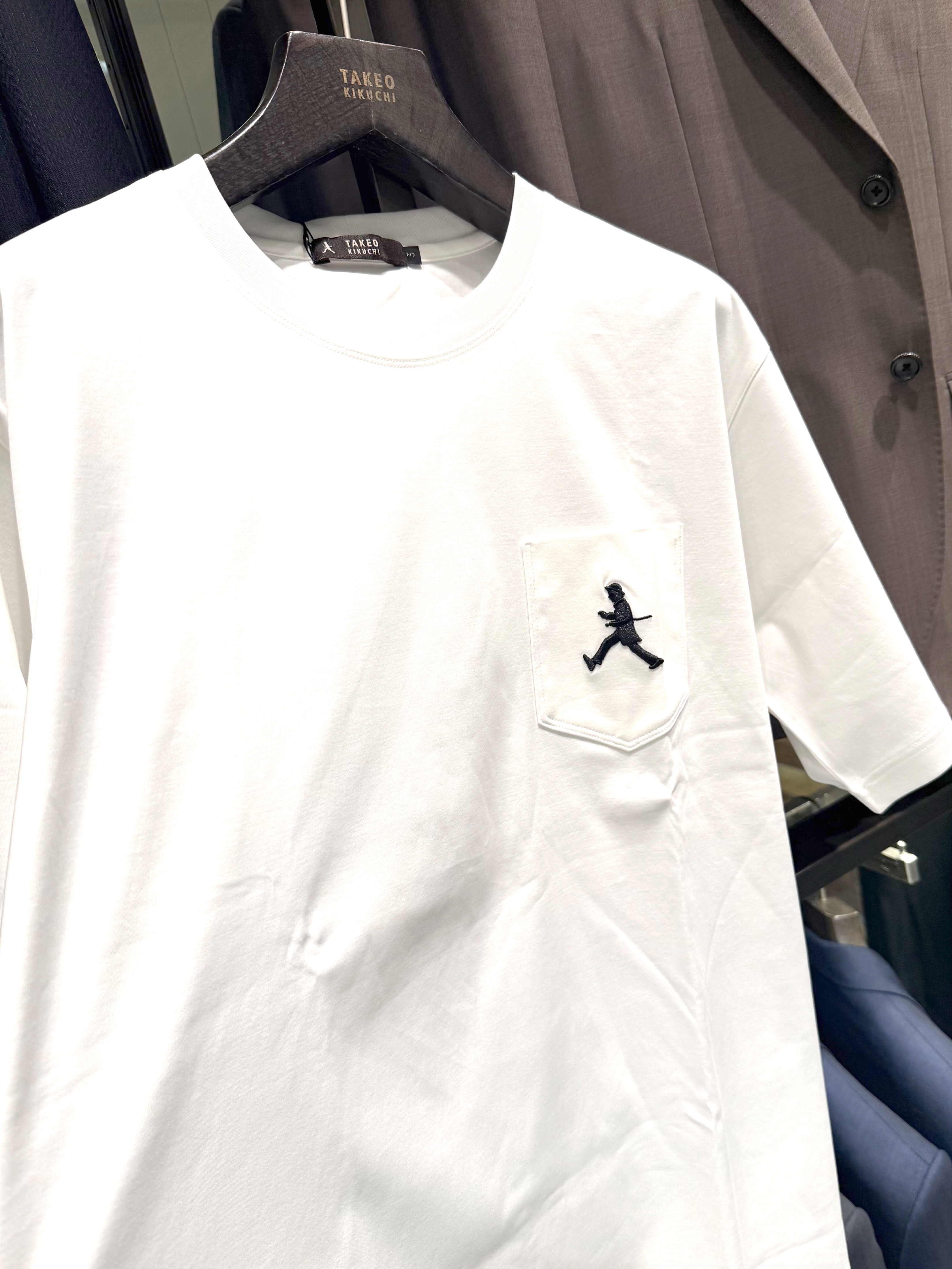 uekuboさんの「TAKEO KIKUCHI｜【BOWLER HAT LABEL】アイスクリアコットンボーラーハットウォーカー 半袖ポケT」を使ったコーディネート