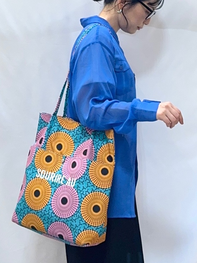 𝐇𝐢𝐫𝐨𝐦𝐢さんの「SHOO･LA･RUE｜【洗濯機可】ダブルポケット 楊柳しぼしぼシアーシャツ」を使ったコーディネート