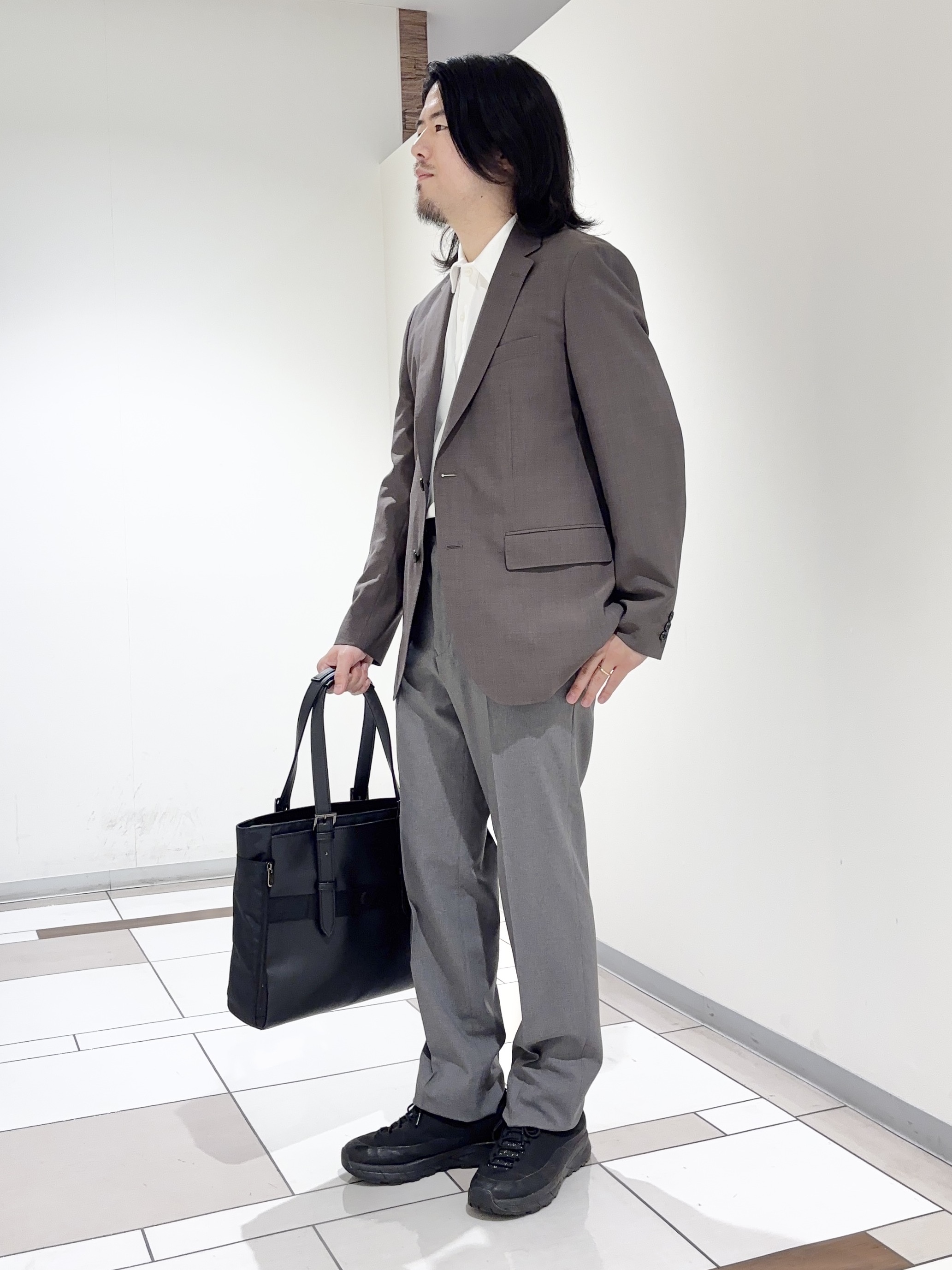 及川さんの「TAKEO KIKUCHI｜【BOWLER HAT LABEL】トロピカルシャンブレージャケット」を使ったコーディネート