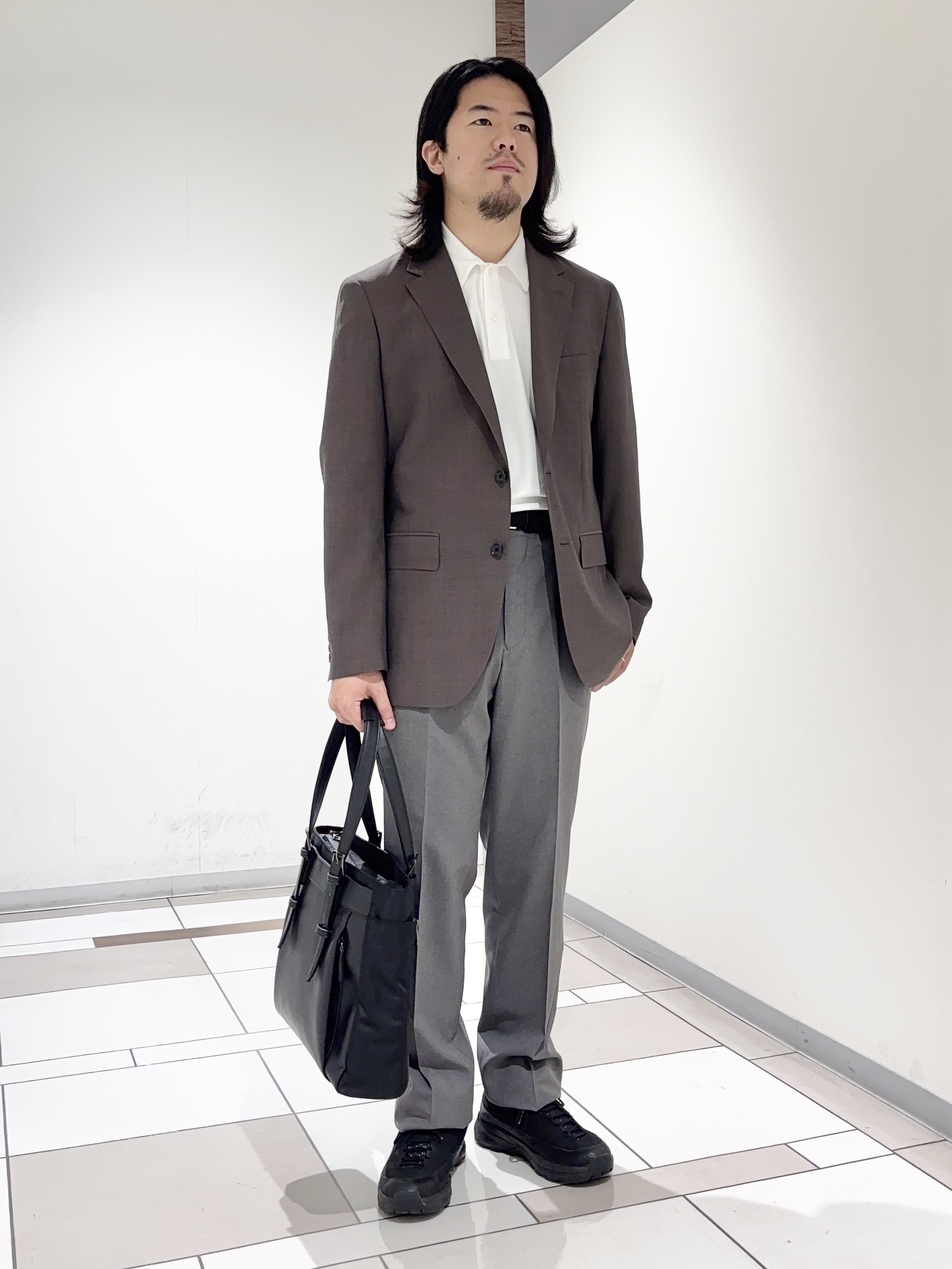 及川さんの「TAKEO KIKUCHI｜【BOWLER HAT LABEL】トロピカルシャンブレージャケット」を使ったコーディネート