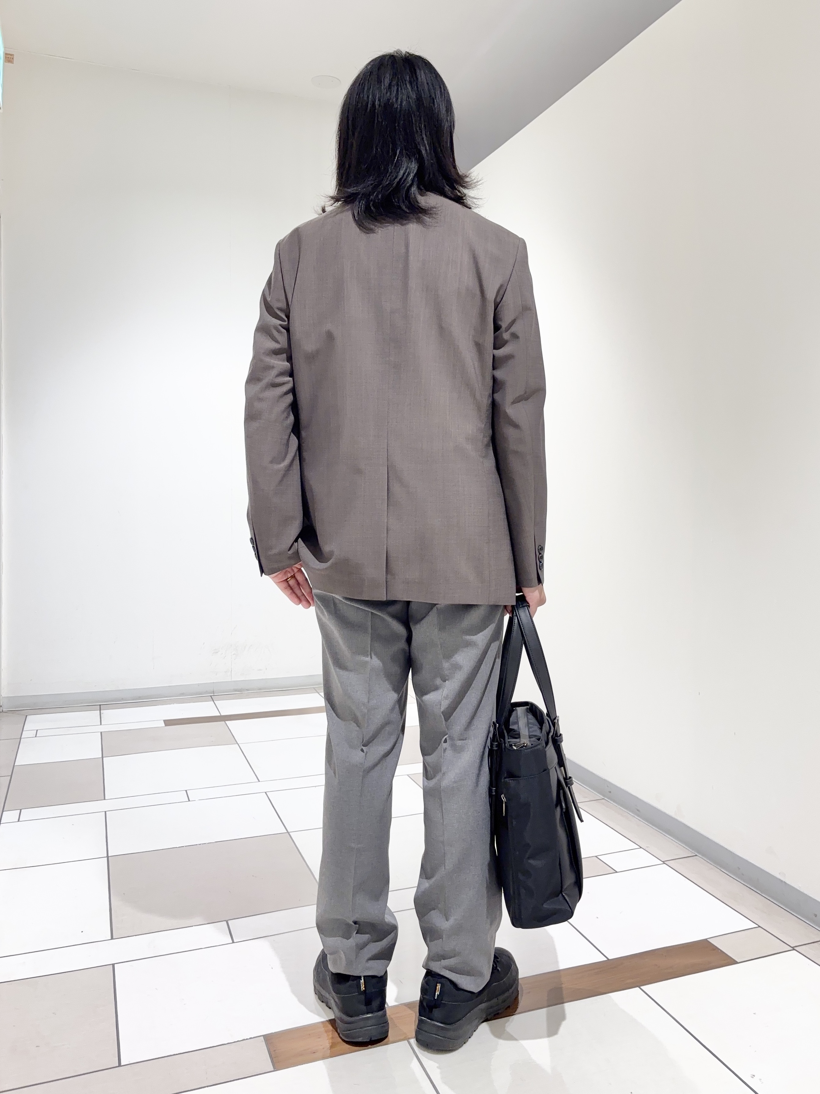 及川さんの「TAKEO KIKUCHI｜【BOWLER HAT LABEL】トロピカルシャンブレージャケット」を使ったコーディネート