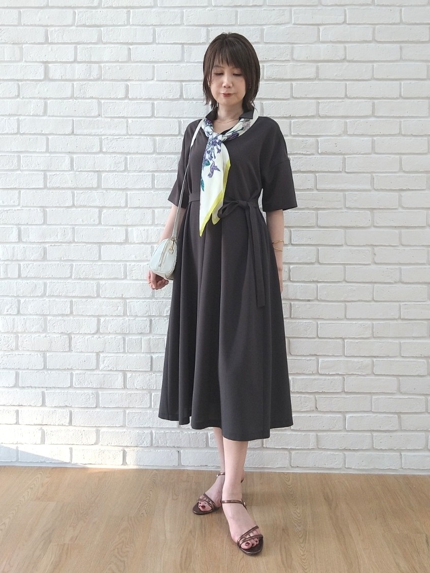 suzuさんの「UNTITLED｜【初秋も活躍/UVカット/接触冷感】エアリークールワンピース」を使ったコーディネート