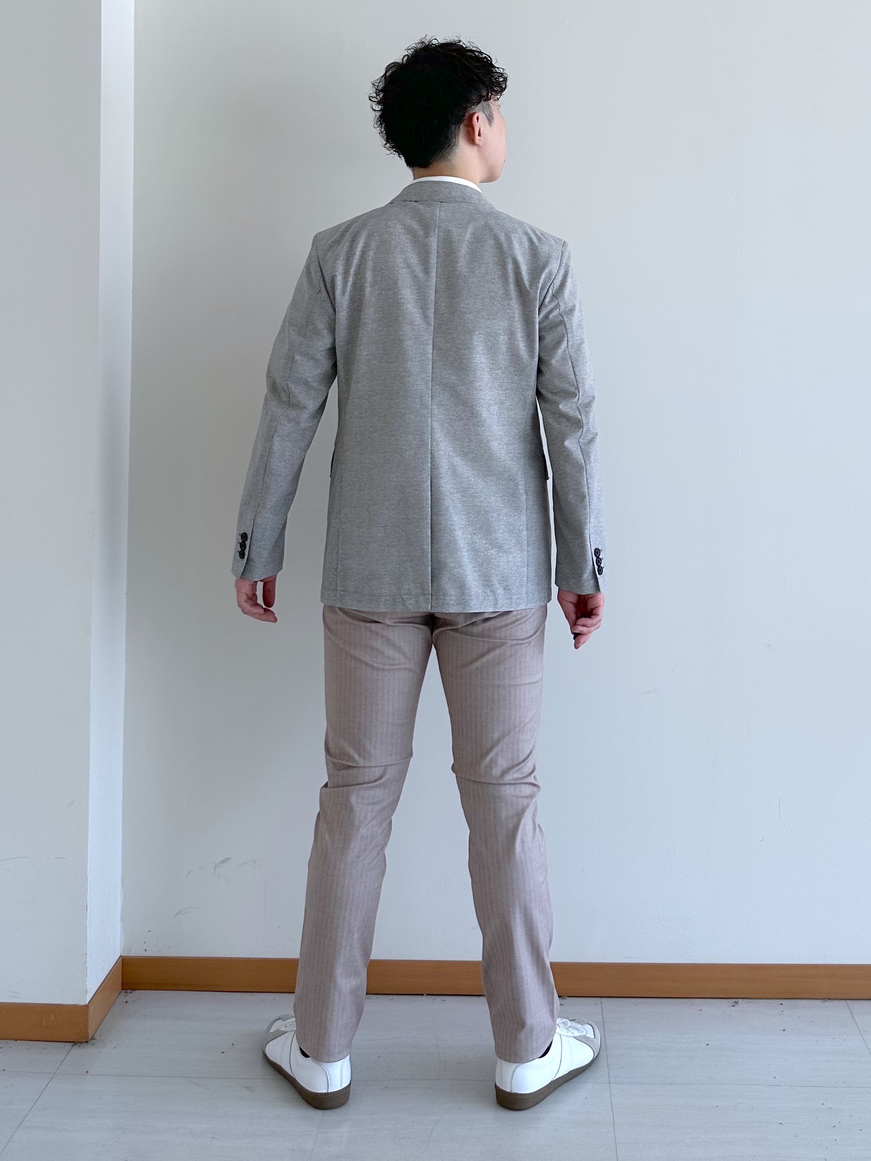 イッシーさんの「TAKEO KIKUCHI｜【抗菌防臭】COOL DOTS（R）ドビープリント ジャケット」を使ったコーディネート