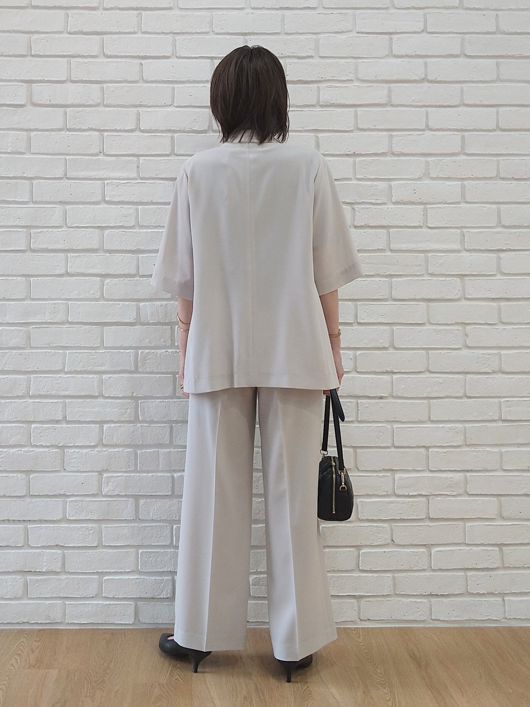 suzuさんの「UNTITLED｜【秋の通勤羽織/セットアップ可/UVカット】エアリークール半袖ジャケット」を使ったコーディネート