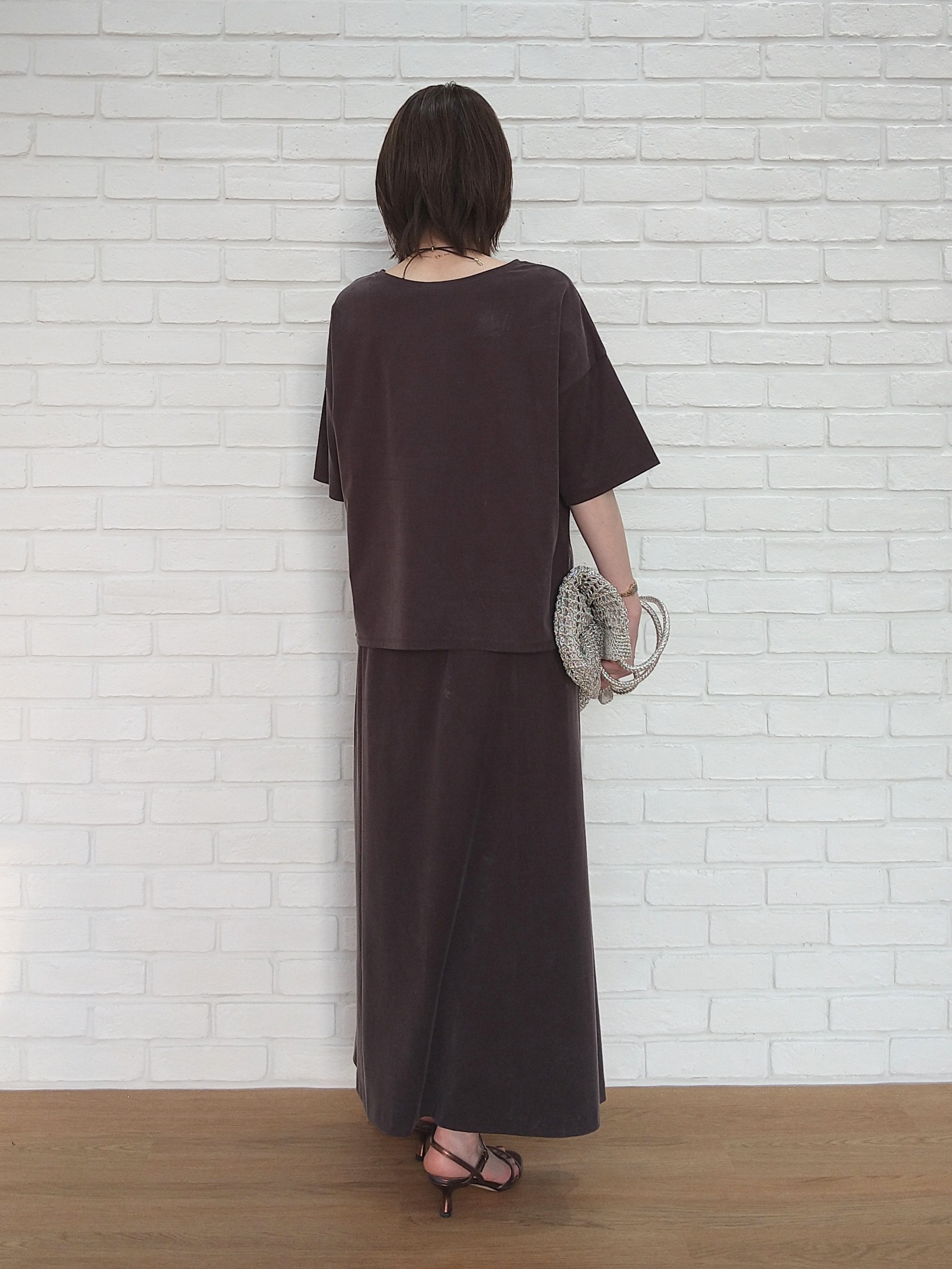 suzuさんの「UNTITLED｜【きれいめTシャツ/セットアップ可】ヴィンテージライクプルオーバー」を使ったコーディネート