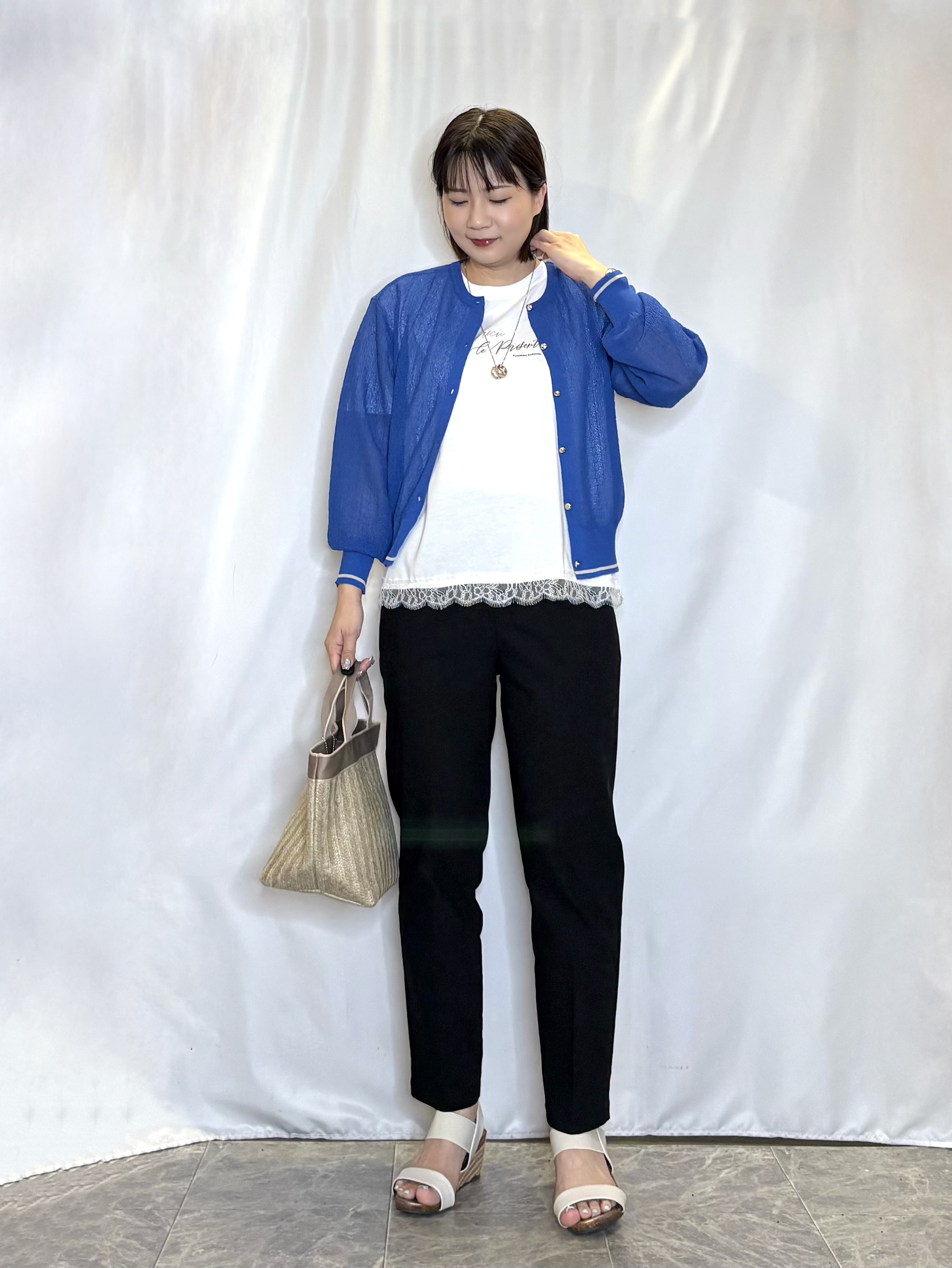 ネリさんの「SHOO･LA･RUE｜【S-LL/洗濯機可】さらっとタッチ ほんのりシアーカーディガン」を使ったコーディネート