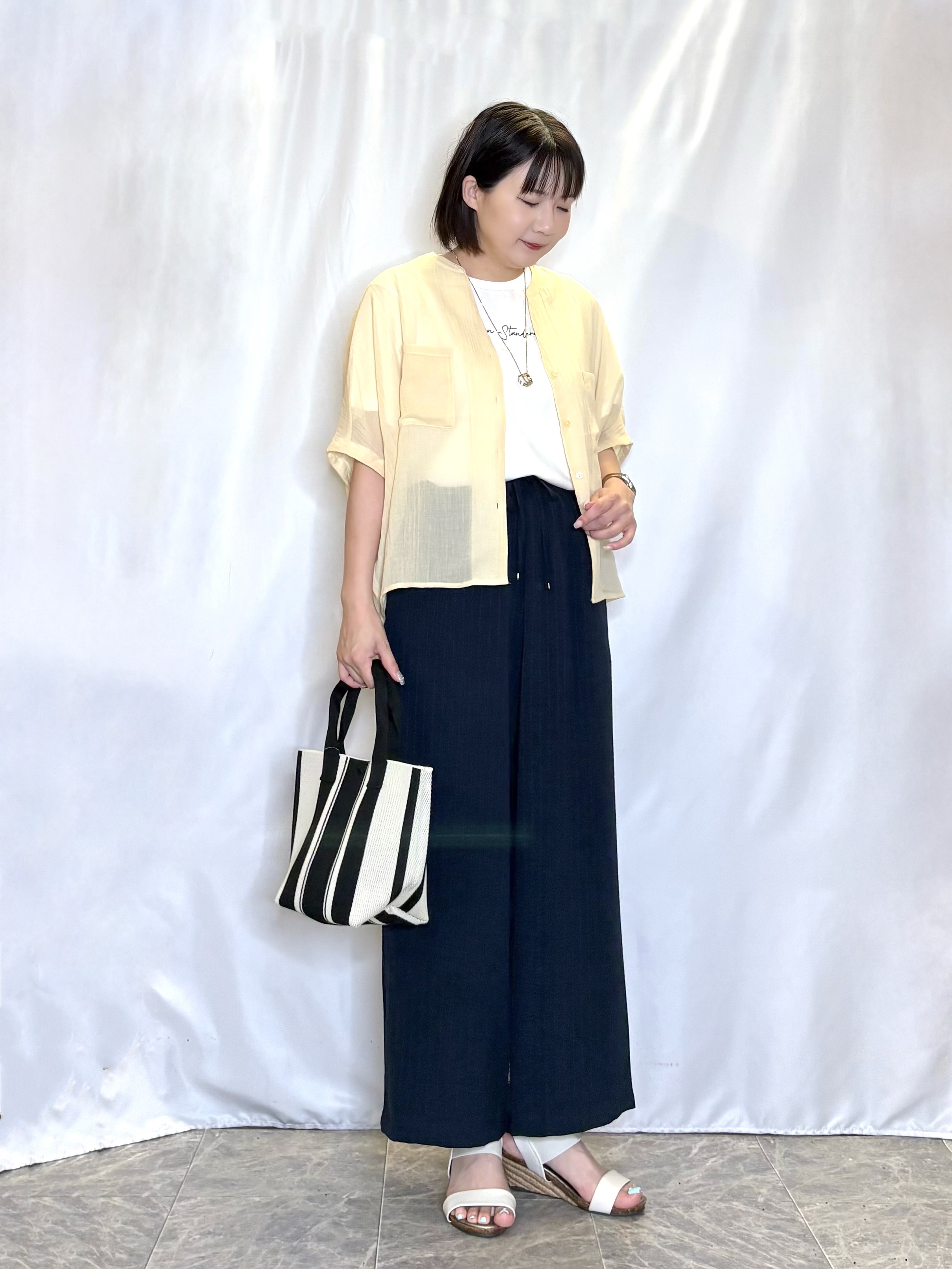 ネリさんの「SHOO･LA･RUE｜【洗濯機可/選べる6色】程よいシアー感が涼し気 ゆったりワッシャードルマンブラウス」を使ったコーディネート
