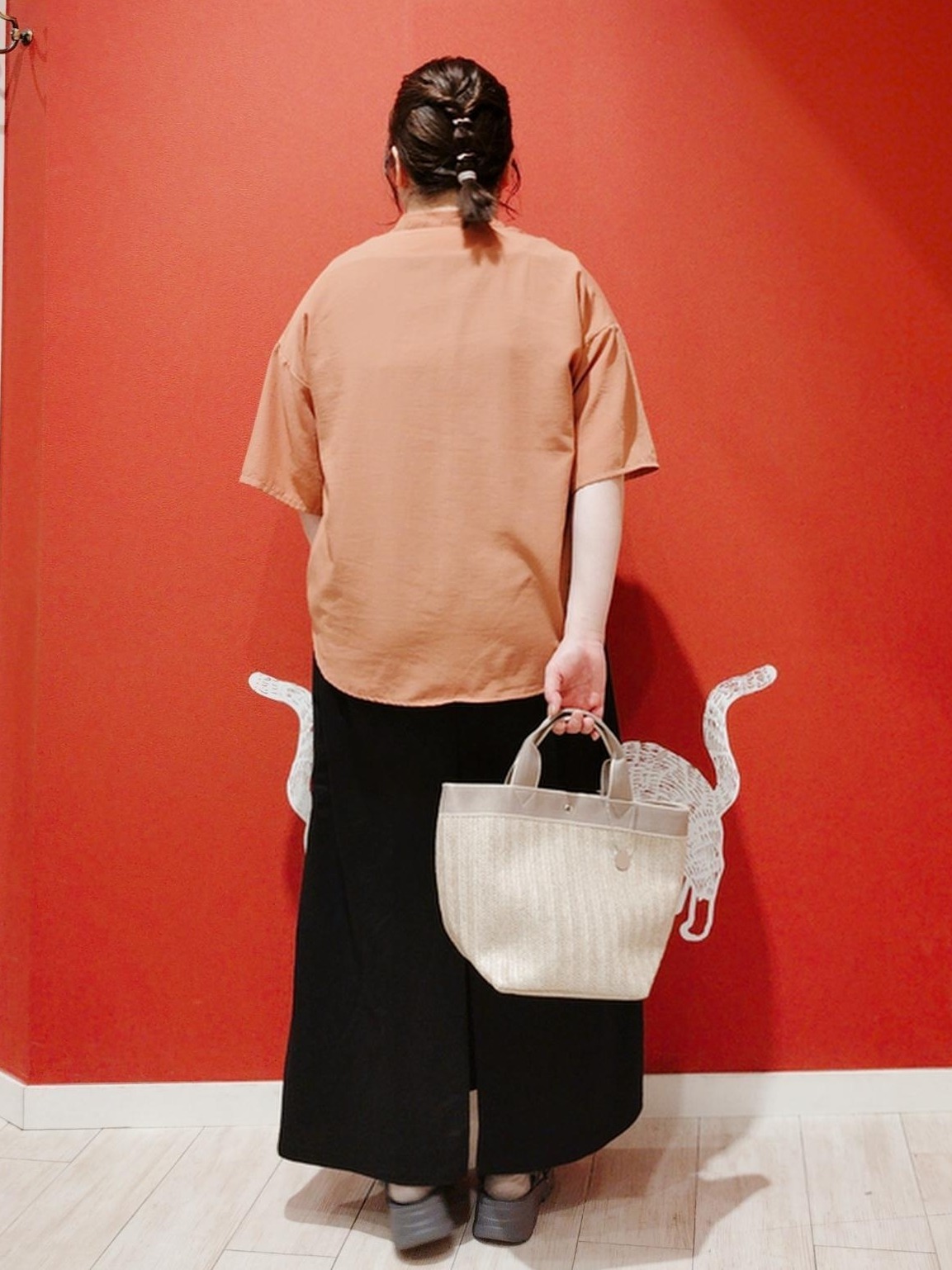 みぃーこさんの「SHOO･LA･RUE｜【洗濯機可/S-LL】大人の抜け感 ゆるっと5分袖シャツ」を使ったコーディネート