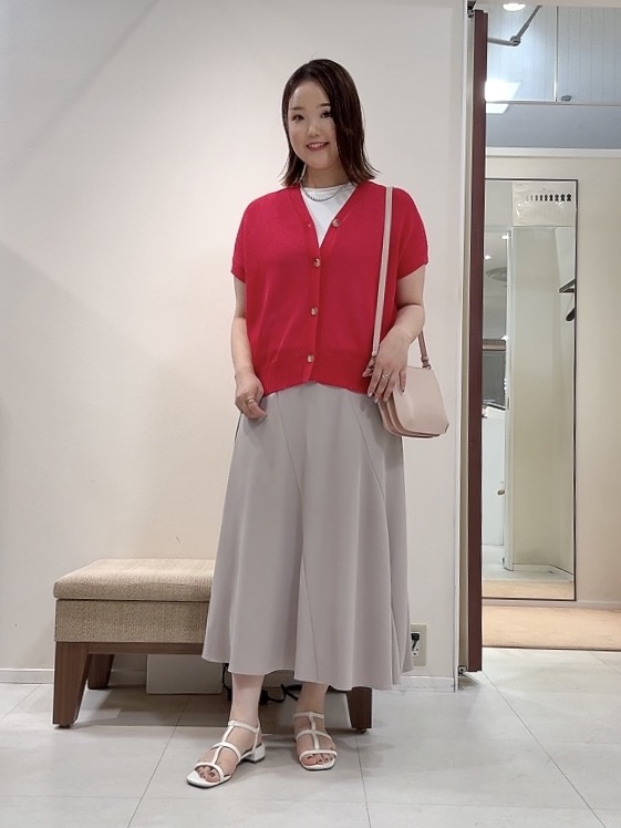 YUIさんの「UNTITLED｜【洗える/清涼感】ドライタッチスリーブレスカーディガン」を使ったコーディネート