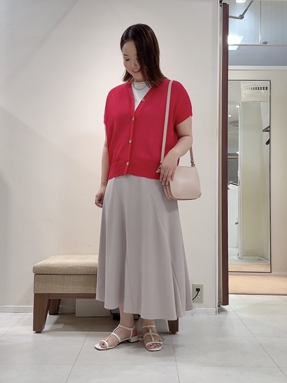 YUIさんの「UNTITLED｜【洗える/清涼感】ドライタッチスリーブレスカーディガン」を使ったコーディネート