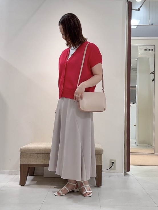 YUIさんの「UNTITLED｜【洗える/清涼感】ドライタッチスリーブレスカーディガン」を使ったコーディネート