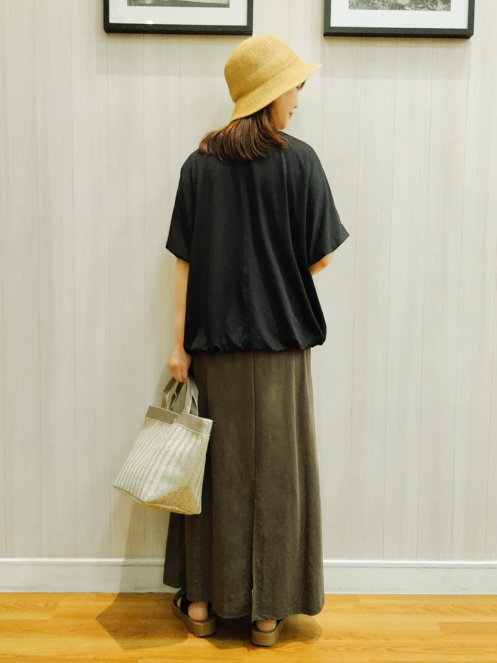 yseさんの「SHOO･LA･RUE｜【洗濯機可/体型カバー】インせず着られる バルーンデザインTシャツ」を使ったコーディネート