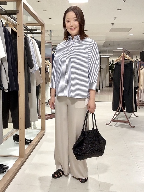 YUIさんの「UNTITLED｜【接触冷感/吸水速乾/UVカット】ドルマンスリーブシャツ」を使ったコーディネート