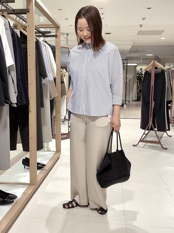 YUIさんの「UNTITLED｜【接触冷感/吸水速乾/UVカット】ドルマンスリーブシャツ」を使ったコーディネート