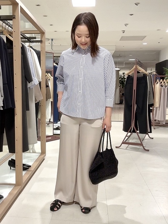 YUIさんの「UNTITLED｜【接触冷感/吸水速乾/UVカット】ドルマンスリーブシャツ」を使ったコーディネート
