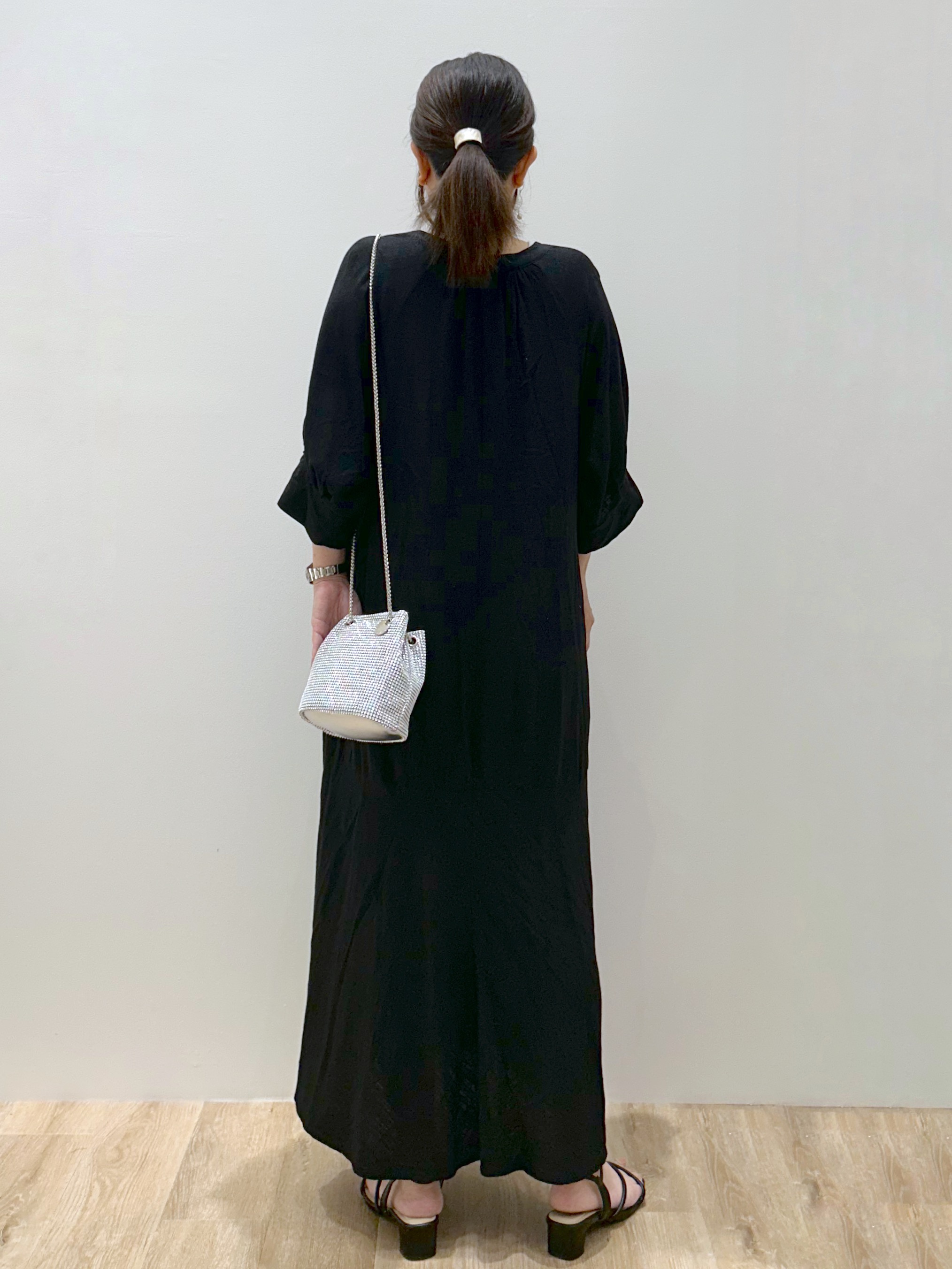 hiroさんの「OPAQUE.CLIP｜キーネックロングワンピース【洗える】」を使ったコーディネート