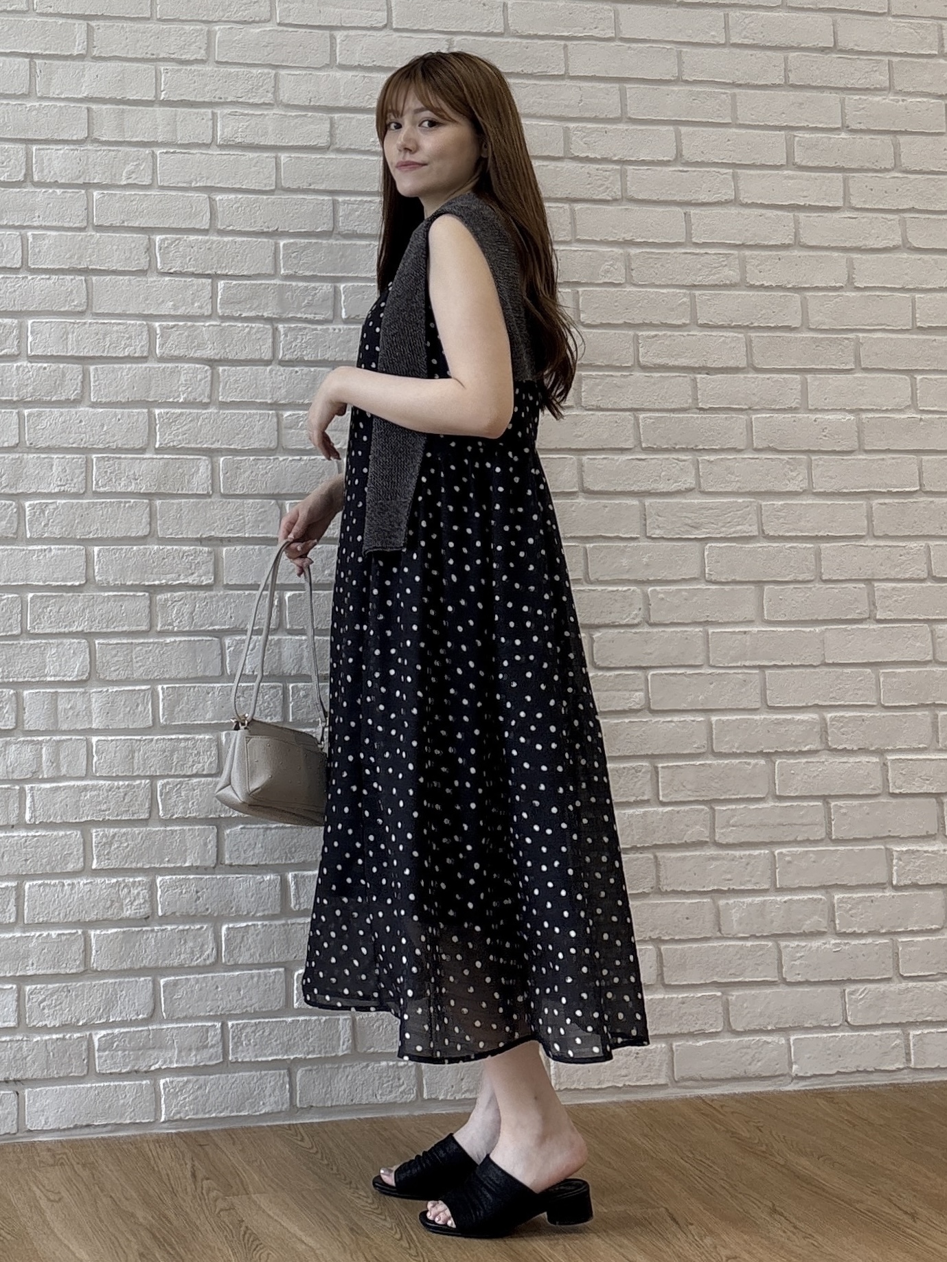 sayaさんの「grove｜ラメメッシュキーネックカーディガン」を使ったコーディネート