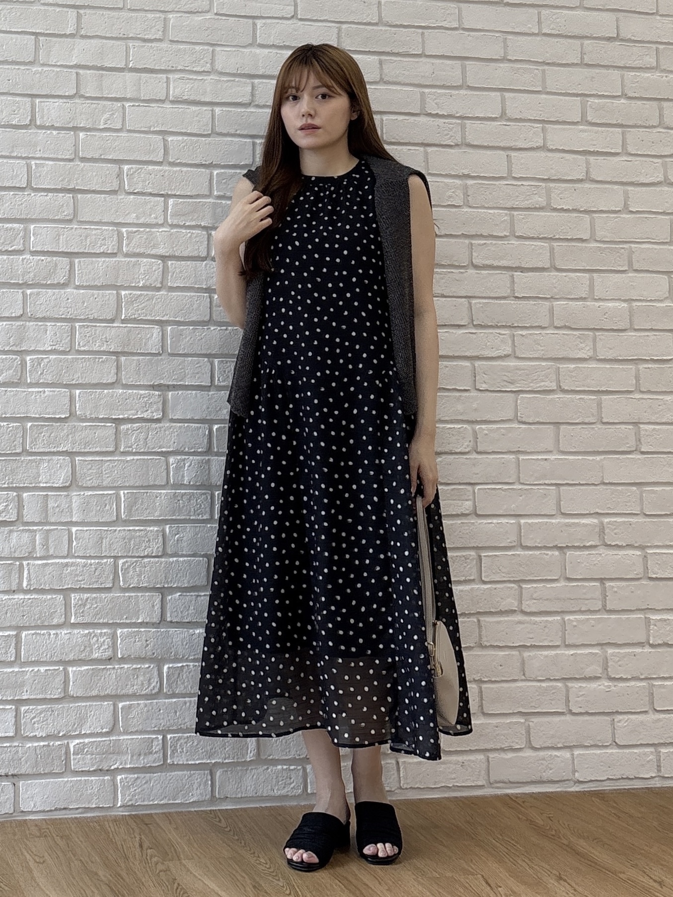 sayaさんの「grove｜ラメメッシュキーネックカーディガン」を使ったコーディネート