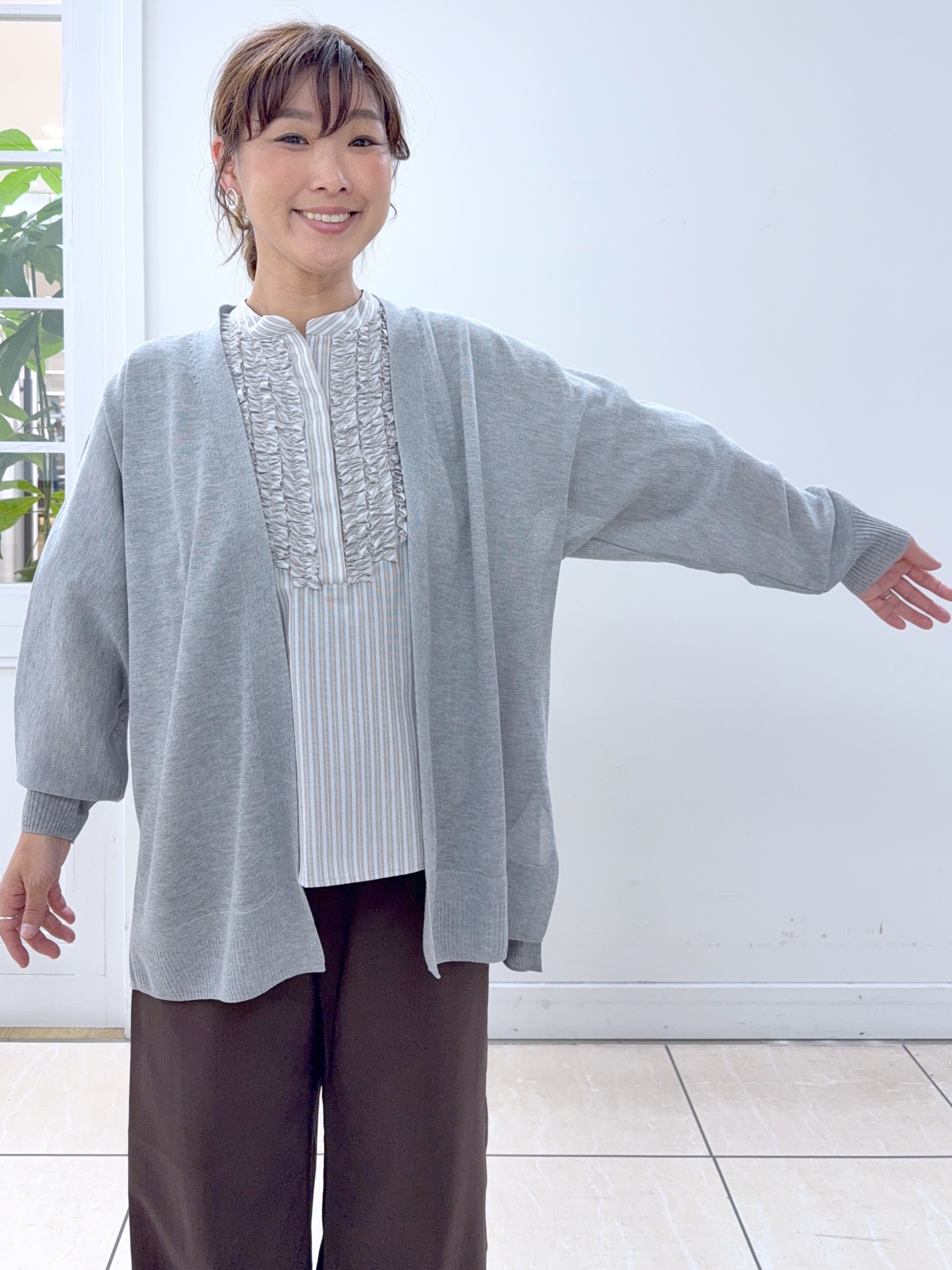 Osawaさんの「Dessin｜【洗える】ミドル丈シアーカーディガン」を使ったコーディネート