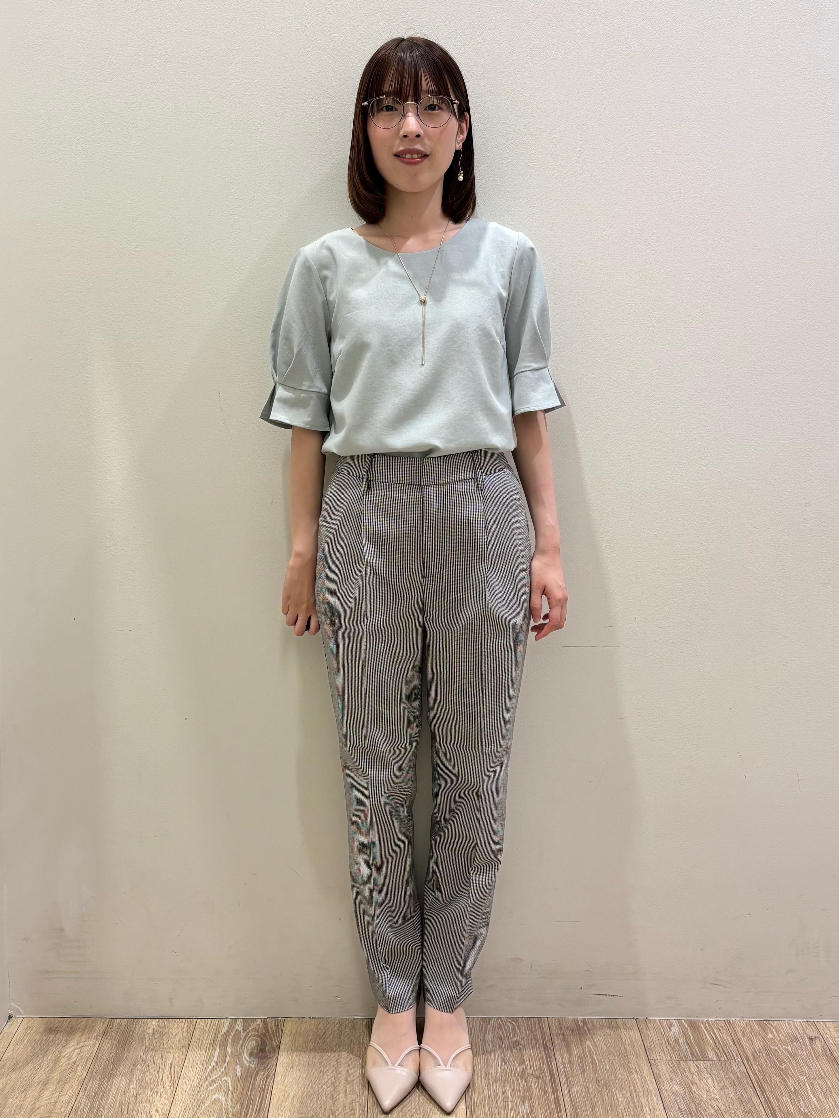 honamiさんの「index｜【接触冷感／吸水速乾】タックパフスリーブブラウス《防シワ／洗濯機OK／XS～3L／8col》」を使ったコーディネート