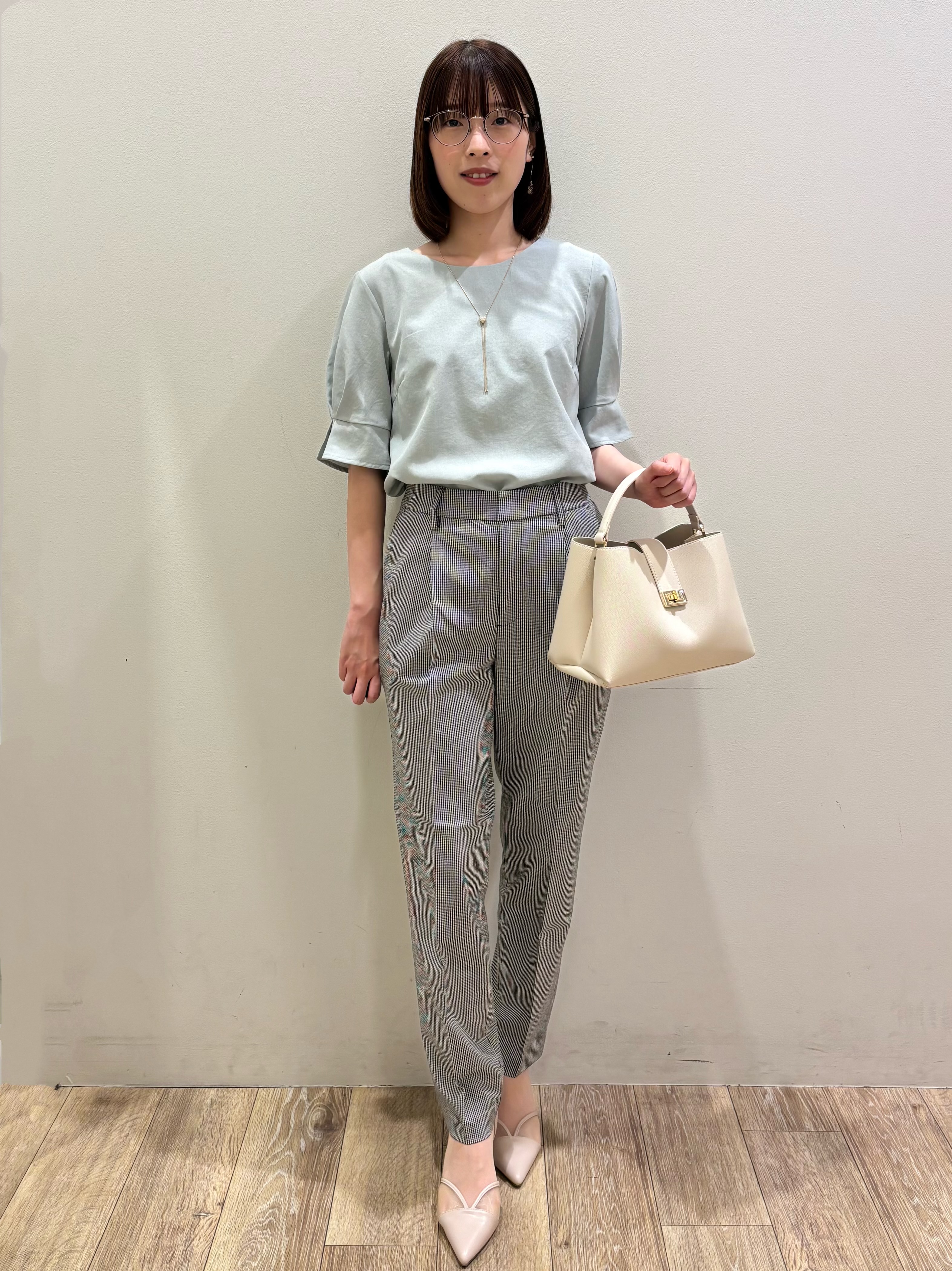 honamiさんの「index｜【接触冷感／吸水速乾】タックパフスリーブブラウス《防シワ／洗濯機OK／XS～3L／8col》」を使ったコーディネート