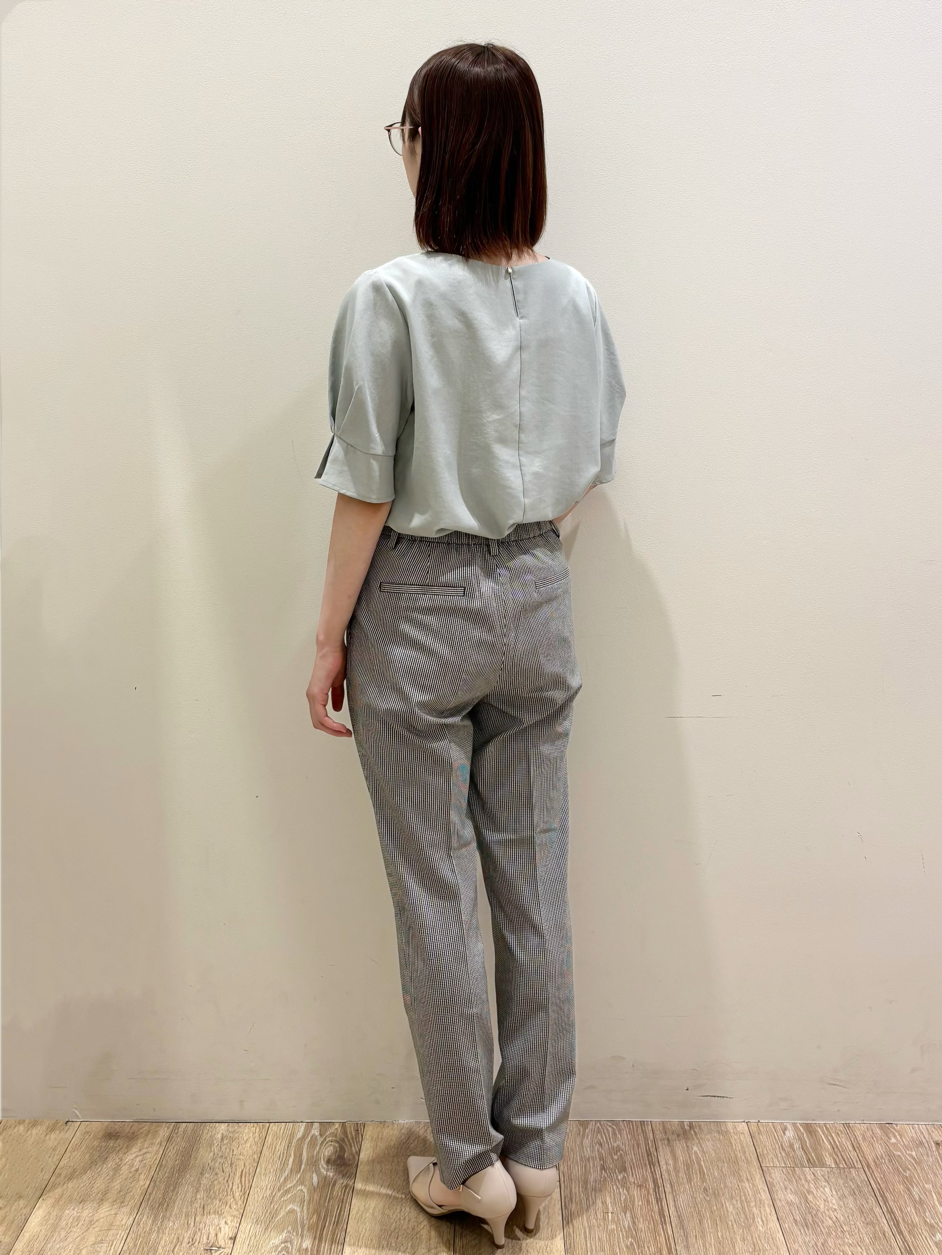 honamiさんの「index｜【接触冷感／吸水速乾】タックパフスリーブブラウス《防シワ／洗濯機OK／XS～3L／8col》」を使ったコーディネート