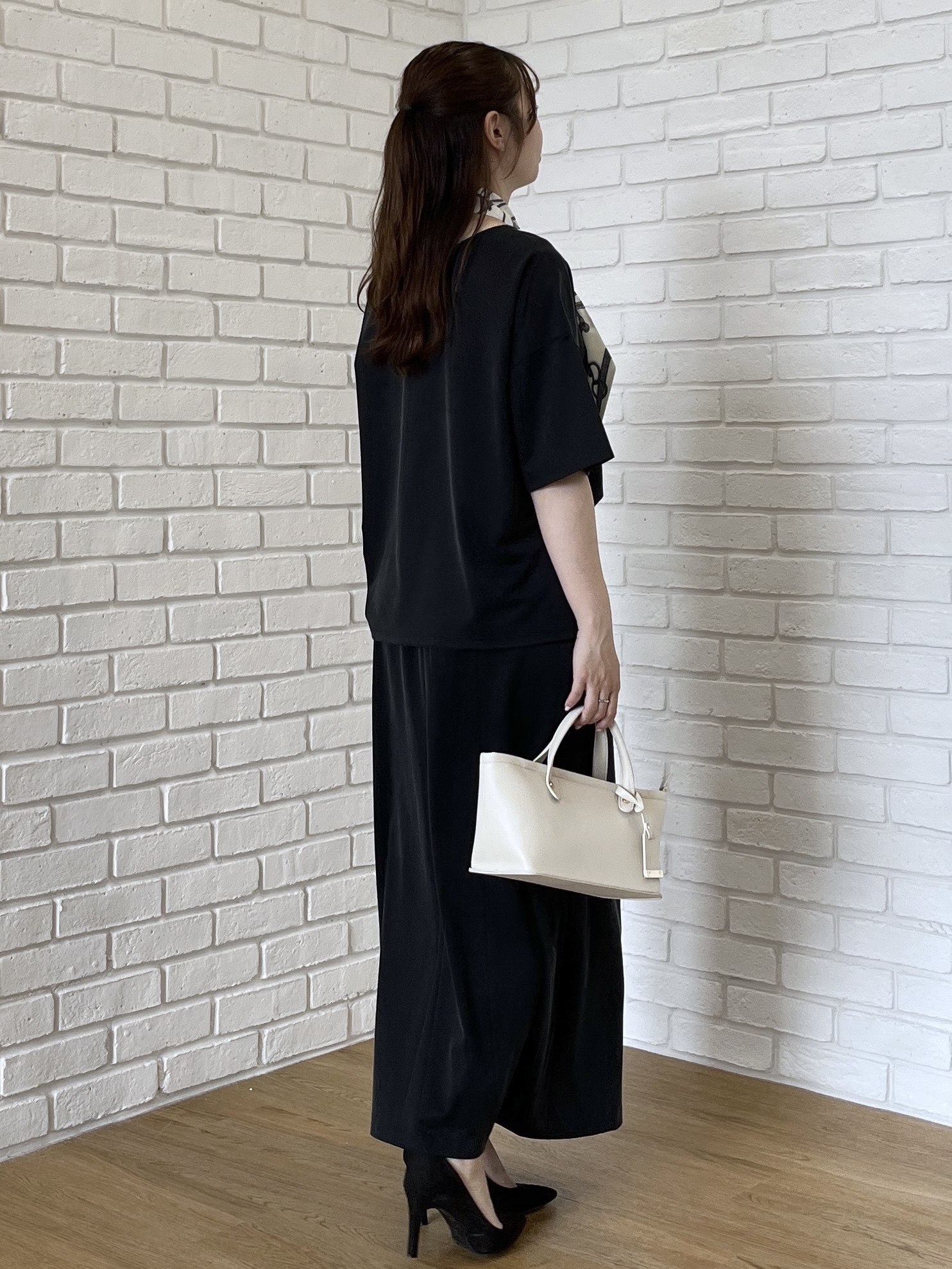 Saekoさんの「UNTITLED｜【きれいめTシャツ/セットアップ可】ヴィンテージライクプルオーバー」を使ったコーディネート