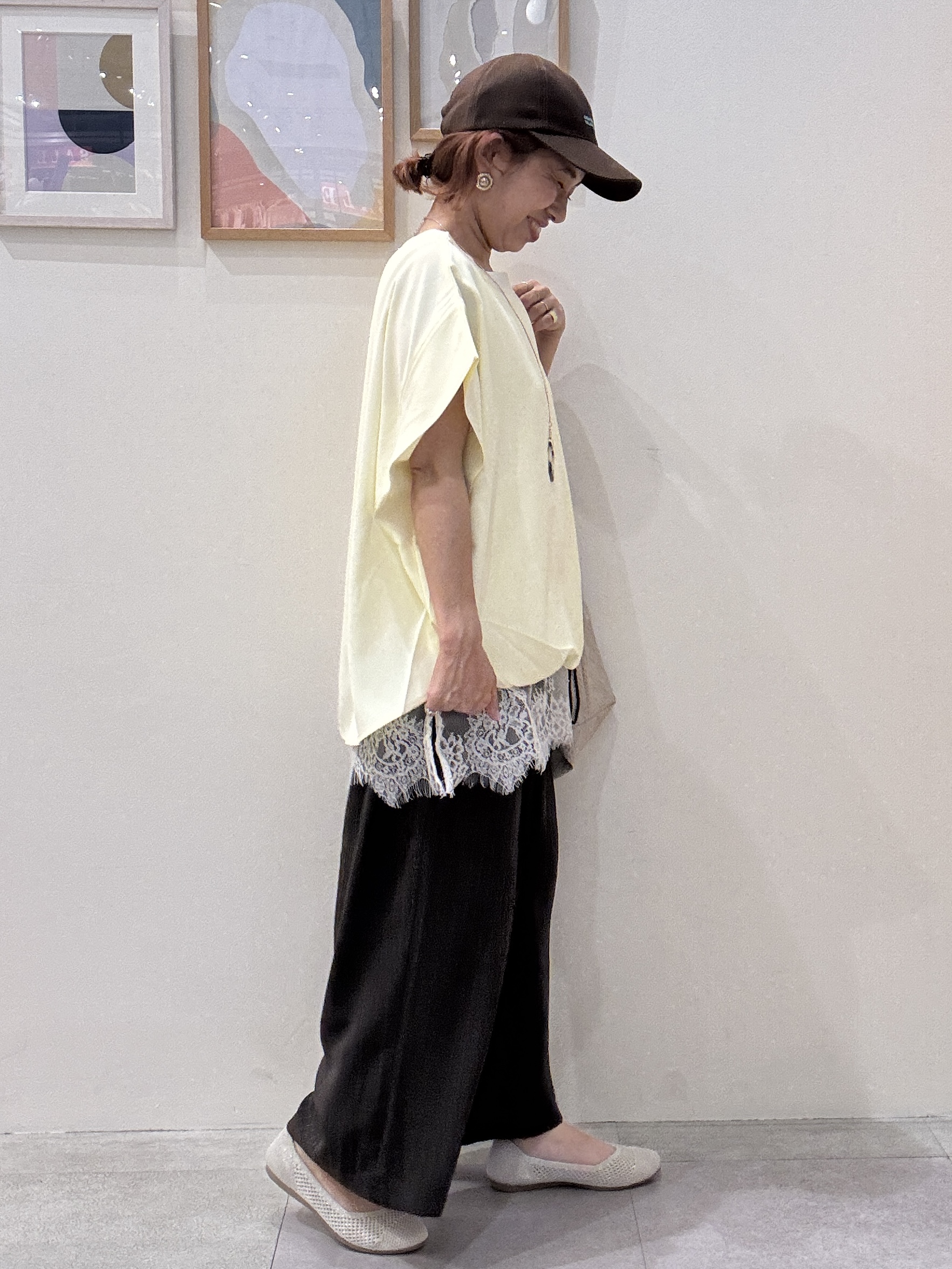 たけぴさんの「SHOO･LA･RUE｜【洗濯機可/体型カバー】インしてる風 ふんわり裾バルーントップス」を使ったコーディネート