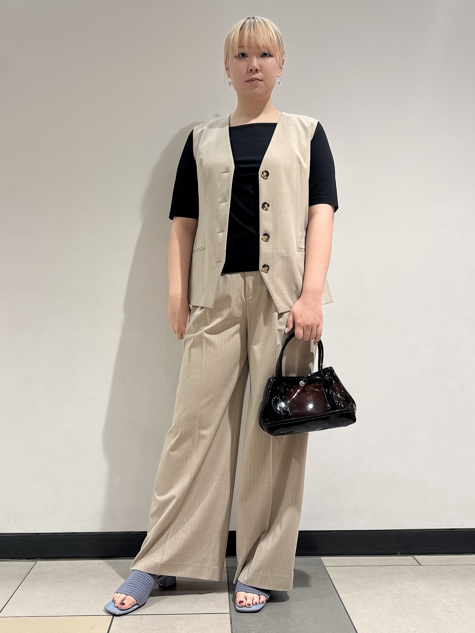 なかもとあきさんの「DRESSTERIOR｜【接触冷感/UVカット/抗菌防臭/しわ防止】クールデオドラント スクエアネックプルオーバー」を使ったコーディネート
