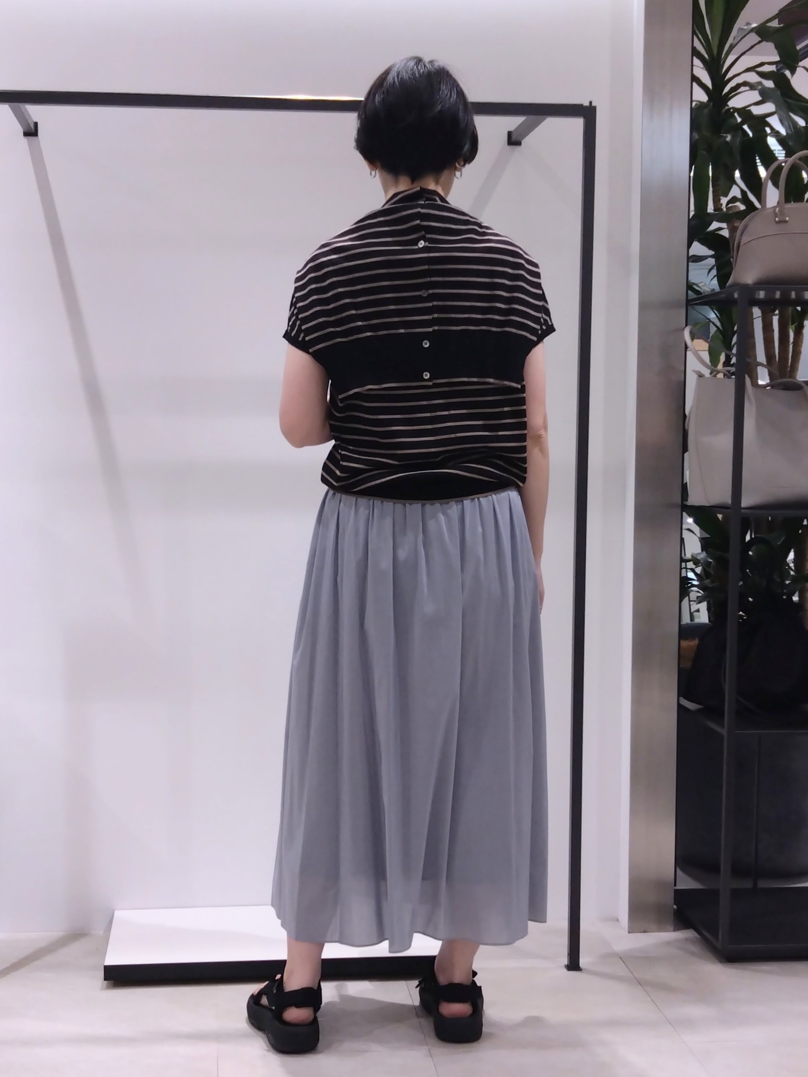 まちこさんの「UNTITLED｜◆【9色展開/アンサンブル可】コットンクルーネックカーディガン」を使ったコーディネート
