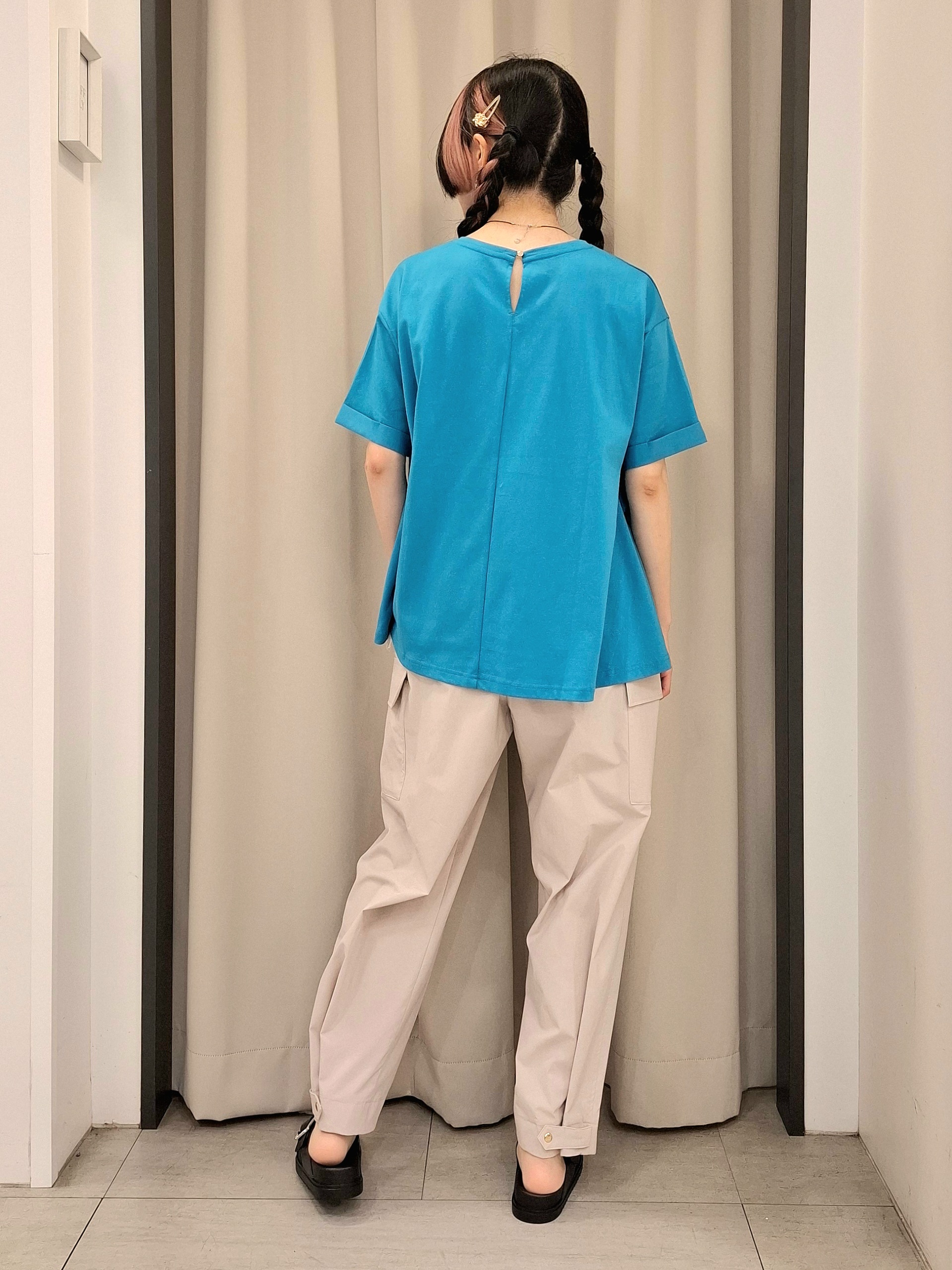 なーちゃんさんの「grove｜【遮熱／吸水速乾／UVカット】フレアシルエットTシャツ」を使ったコーディネート