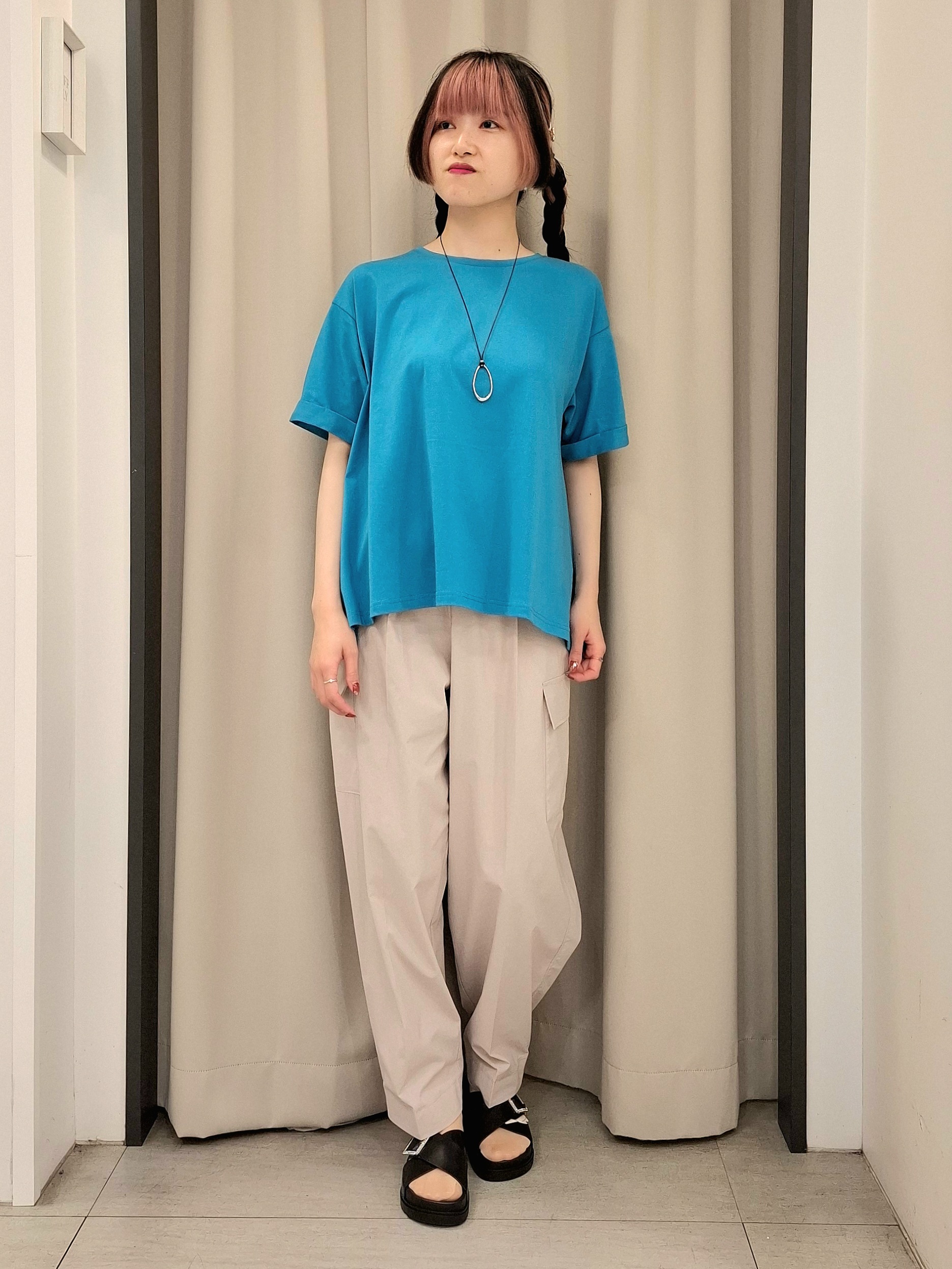 なーちゃんさんの「grove｜【遮熱／吸水速乾／UVカット】フレアシルエットTシャツ」を使ったコーディネート