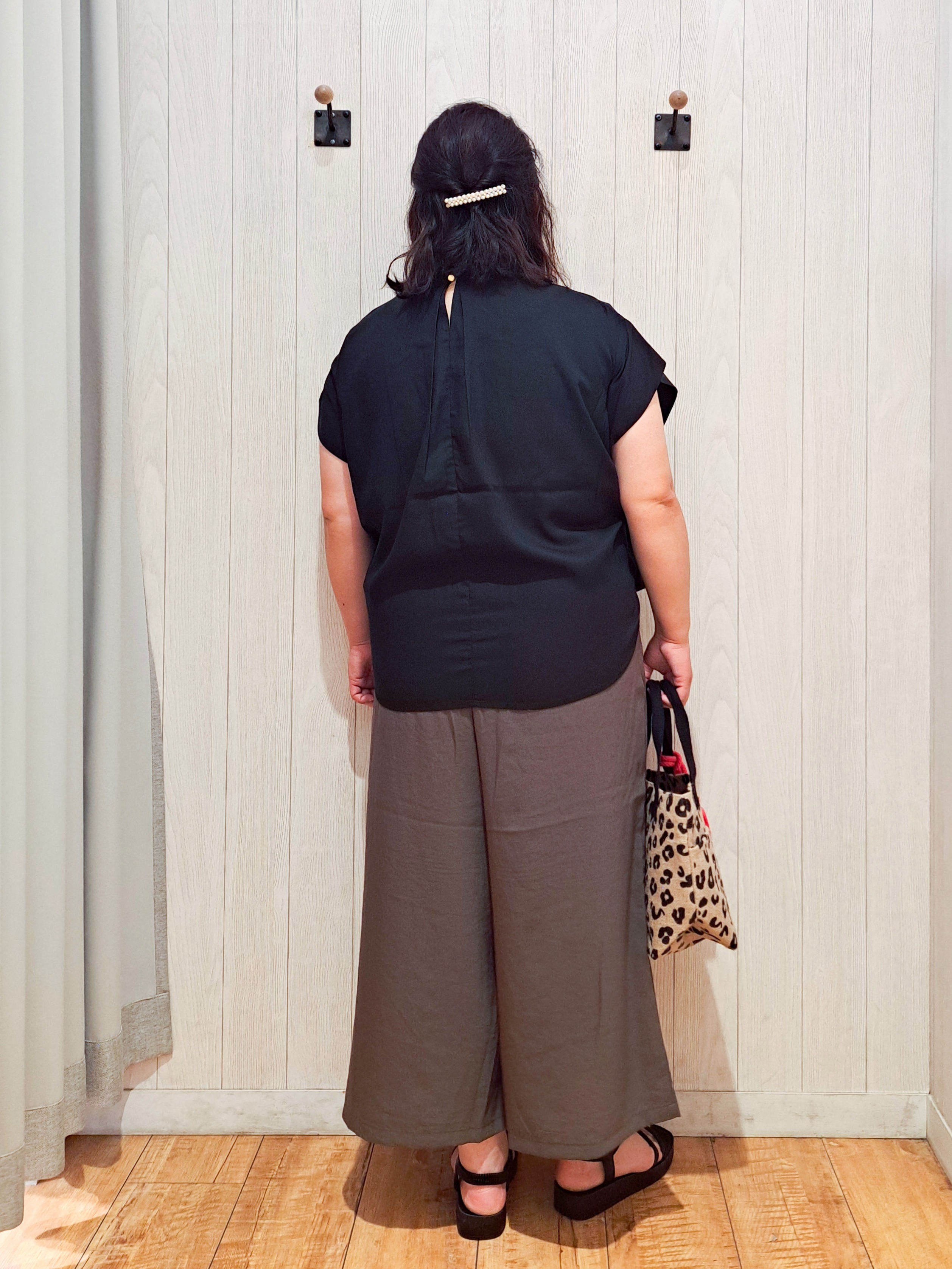kotomiさんの「SHOO･LA･RUE｜【洗濯機可/S-LL/セットアップ可】涼し気で軽いはき心地 リボン付き麻調ガウチョパンツ」を使ったコーディネート