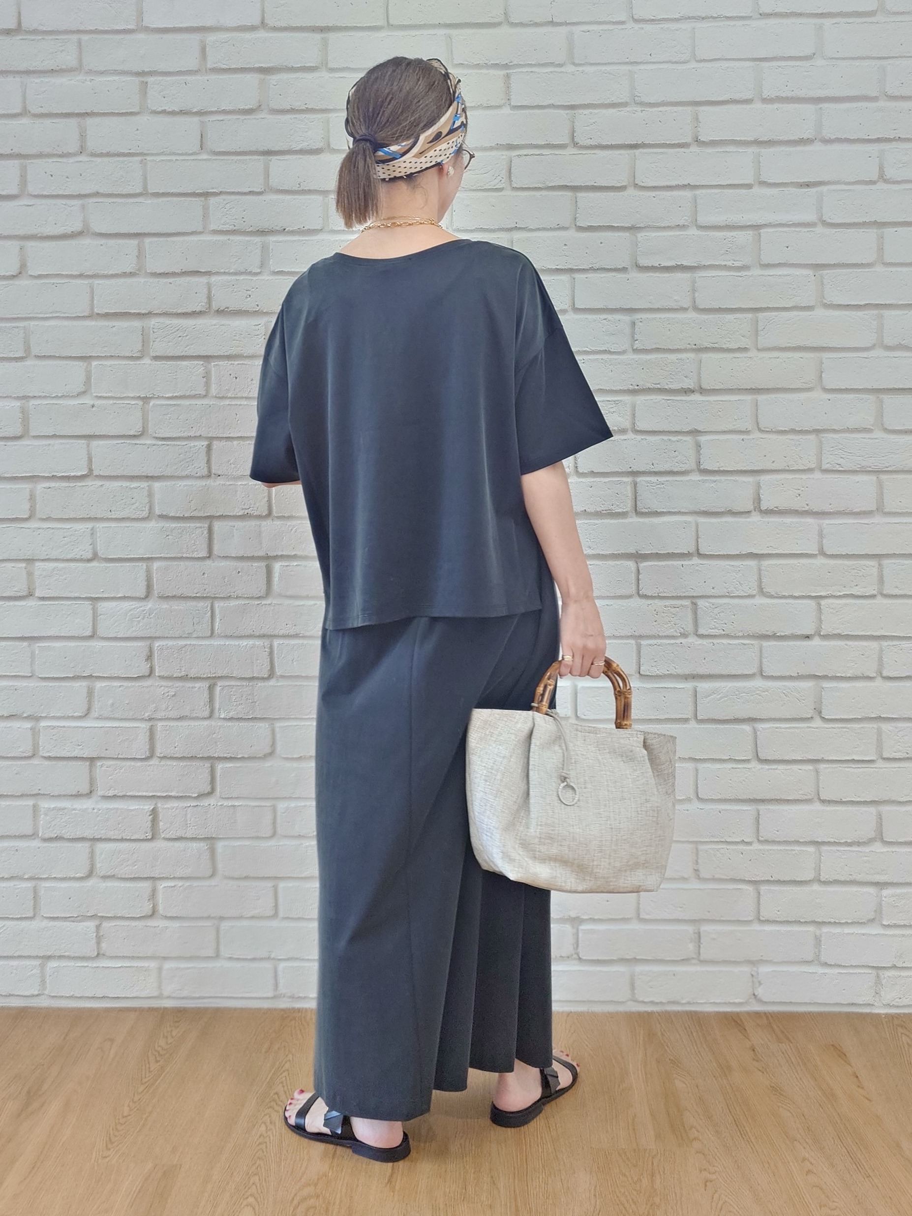 MUTSUKOさんの「UNTITLED｜【きれいめTシャツ/セットアップ可】ヴィンテージライクプルオーバー」を使ったコーディネート