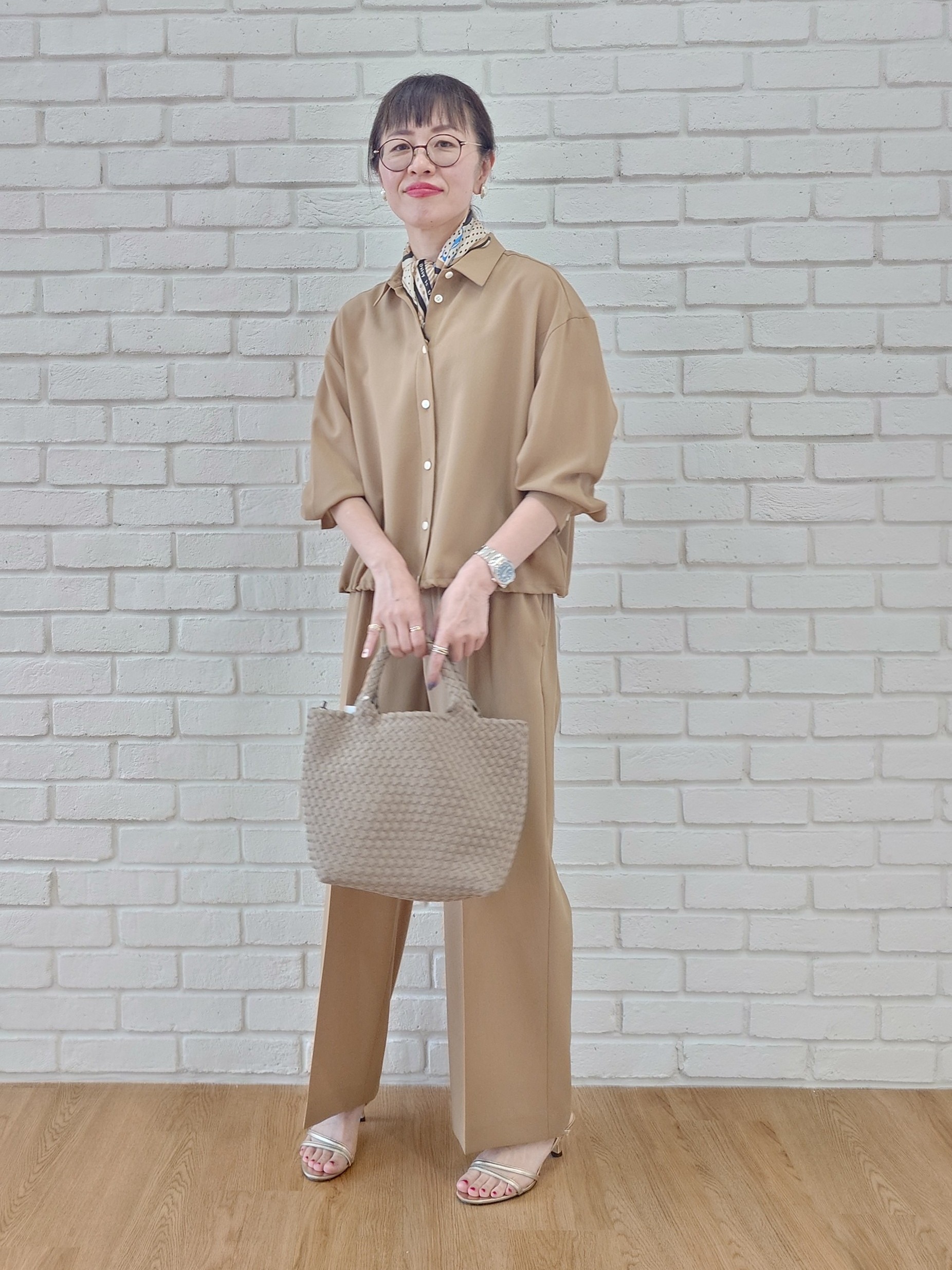 MUTSUKOさんの「UNTITLED｜【秋羽織り/セットアップ可/UVカット】エアリークールドロストシャツ」を使ったコーディネート