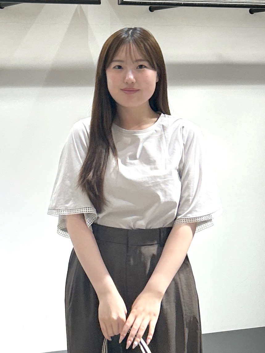 sayaさんの「OPAQUE.CLIP｜袖口レースフレアスリーブカットソー【洗濯機OK】」を使ったコーディネート