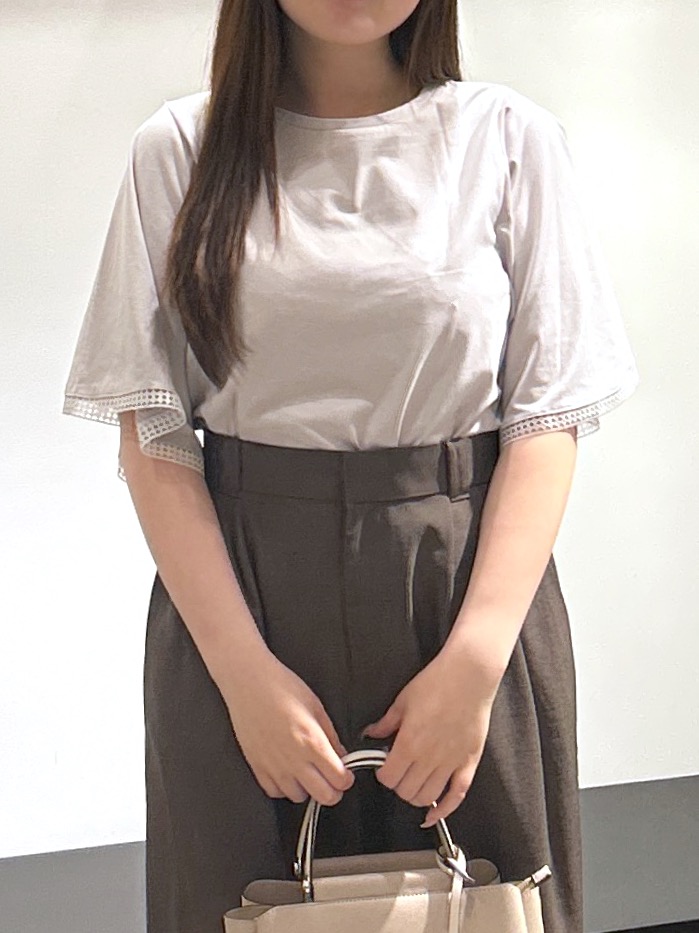 sayaさんの「OPAQUE.CLIP｜袖口レースフレアスリーブカットソー【洗濯機OK】」を使ったコーディネート