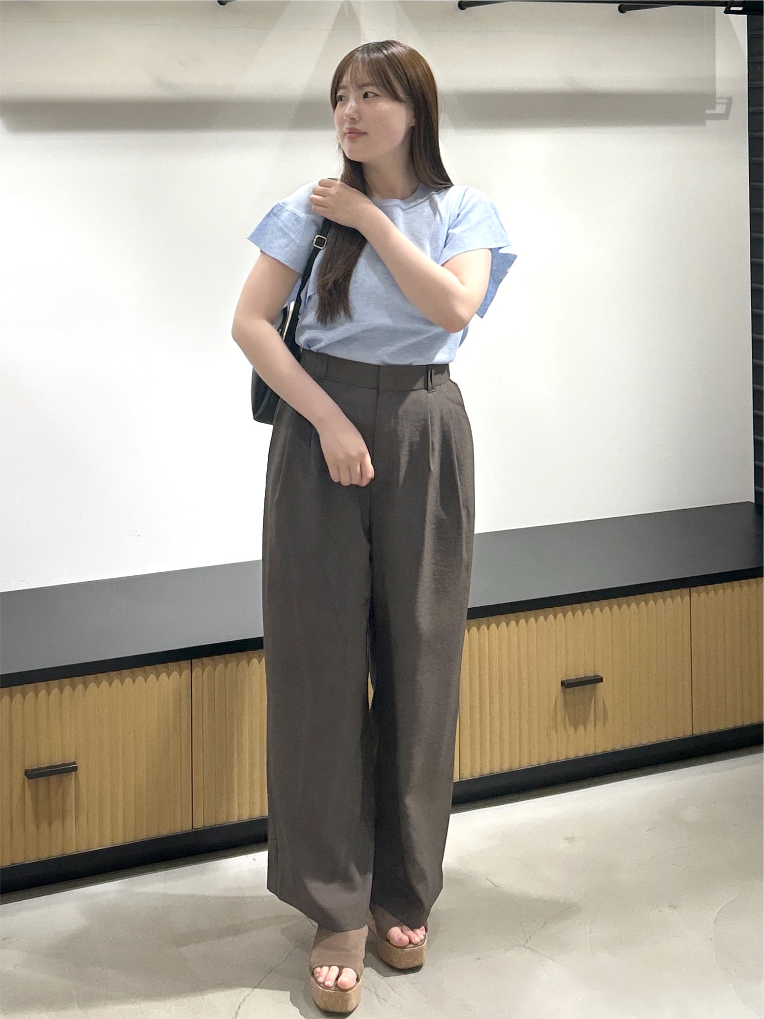 sayaさんの「OPAQUE.CLIP｜『STORY Web7月掲載』ドライタッチラメニット《UV／洗える／6col》」を使ったコーディネート
